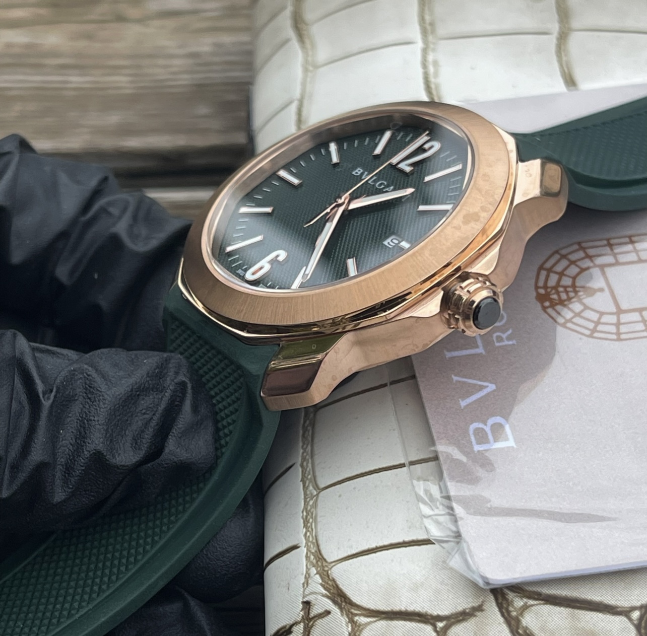 BVLGARI OCTO Series: New Japan Steel City Watch with Octopus Design - 图片 4