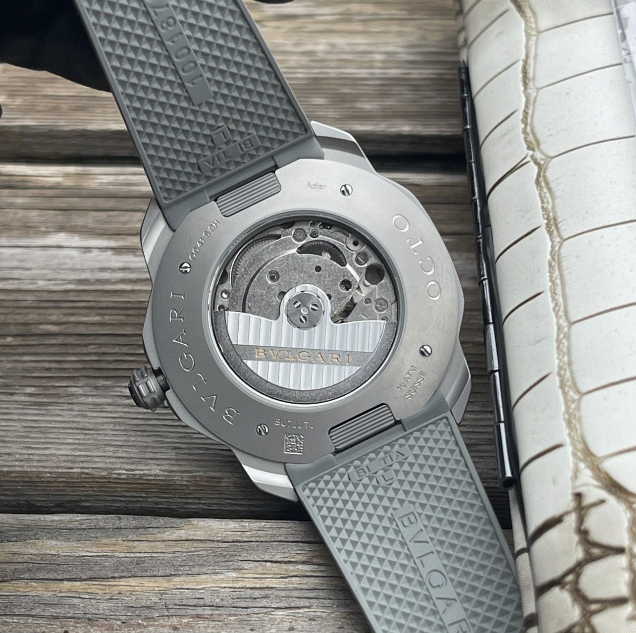 BVLGARI OCTO Series: New Japan West Steel City Watch with Unique Octopus Design - 图片 6