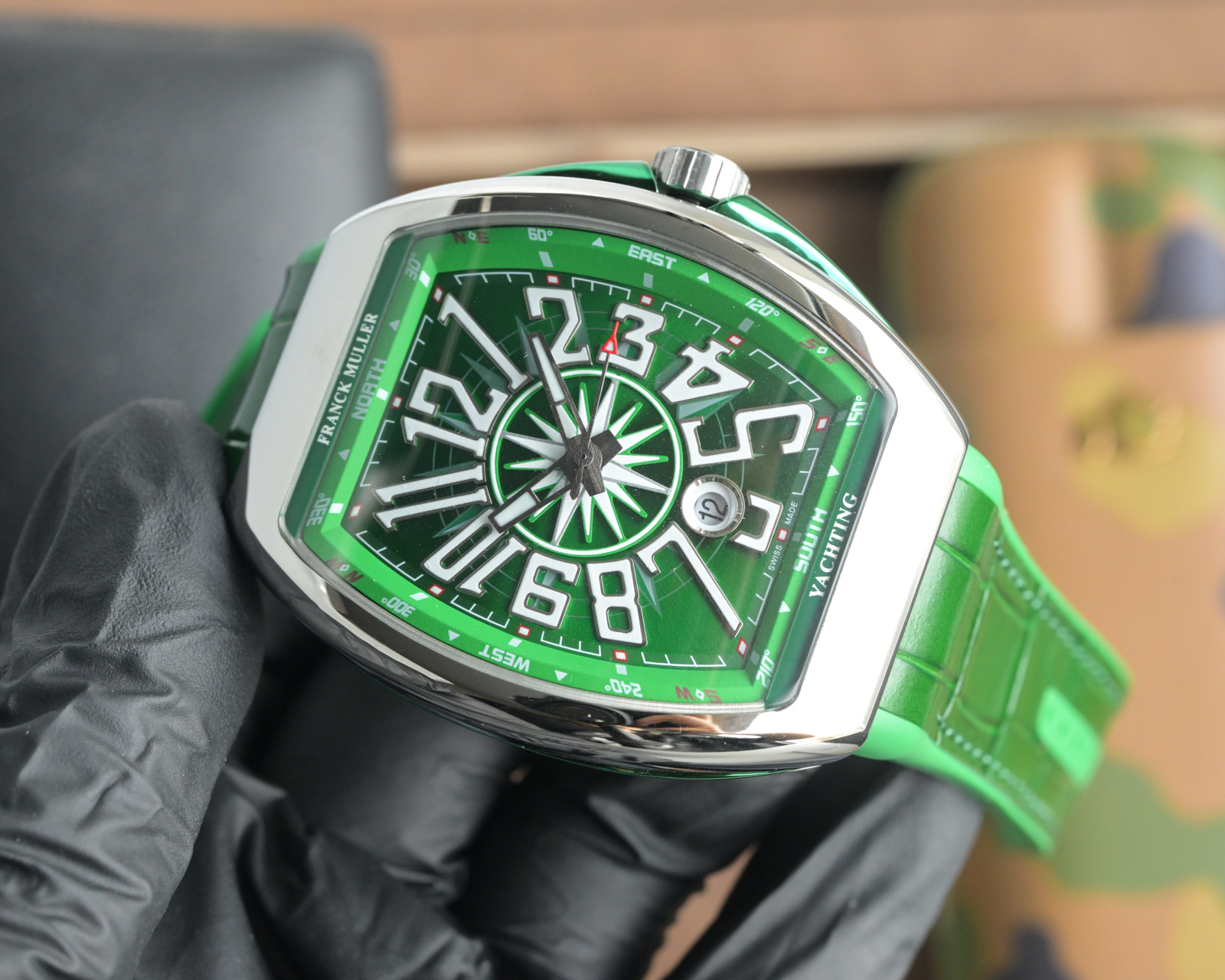 “Review: 1725 Frank Muller V45 SC DT Series Watch with Automated Machine Cores and Unique Design” - 图片 4