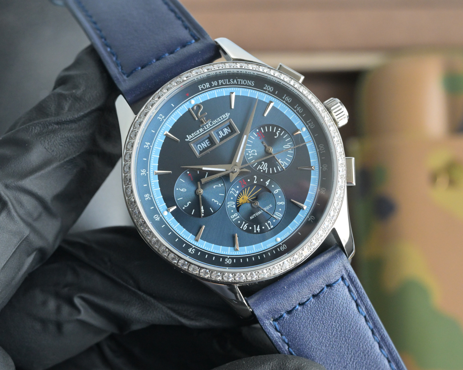 “Upgraded JAEGER-LECOULTRE Watch: Heavy Gold Construction, 316L Steel, Waterproof, Luxury Italian Leather” - 图片 2