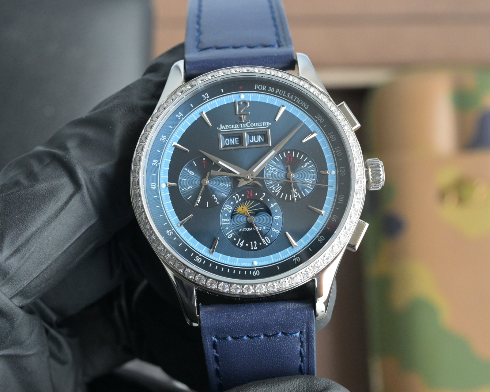 “Upgraded JAEGER-LECOULTRE Watch: Heavy Gold Construction, 316L Steel, Waterproof, Luxury Italian Leather”