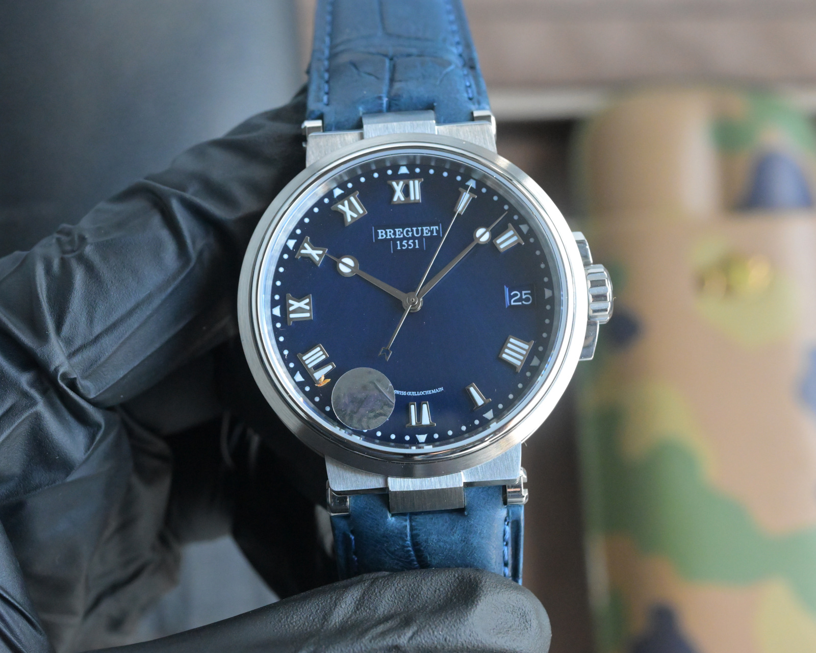 Title: Luxury Wristwatch Replica Launch Summary Summary: New luxury wristwatch replica launch with high-quality materials, original design, and affordable pricing.