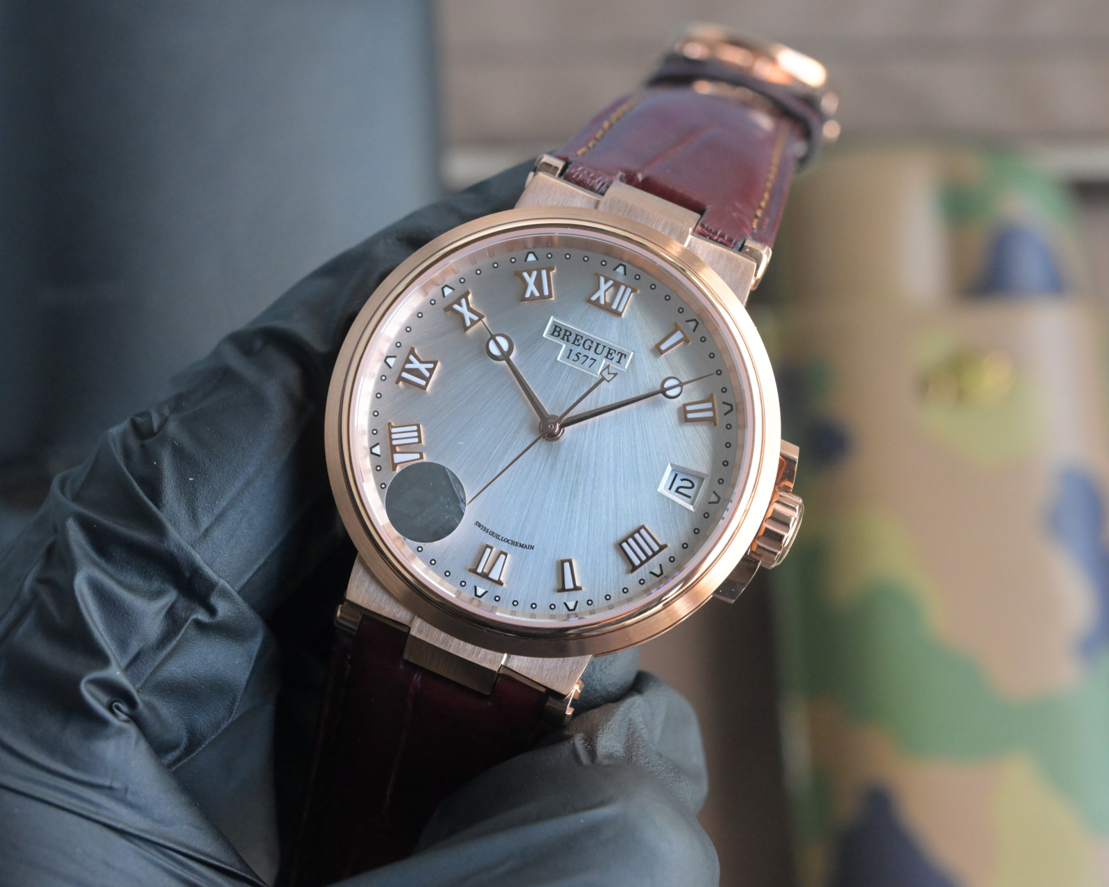 Luxury Wristwatch Launch: White Shells, Beryllium, Crocodile Skin – New Product with Original Features - 图片 3