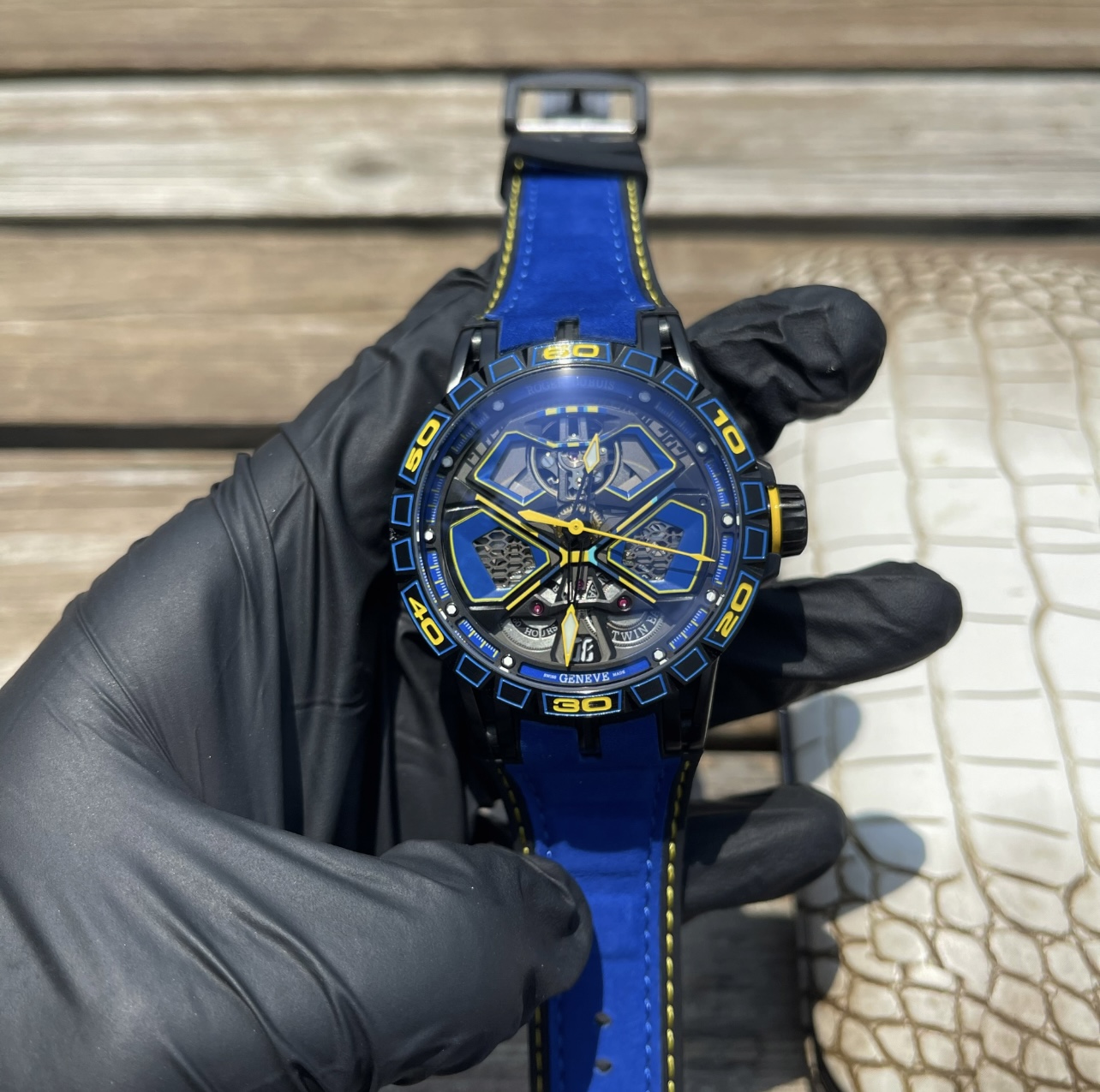 “Roger Dubuis Excalibur Royal Series Autolinker Watch: 46mm Carbon Titanium, Black DLC, Geneva Etching, Rubber Bands”