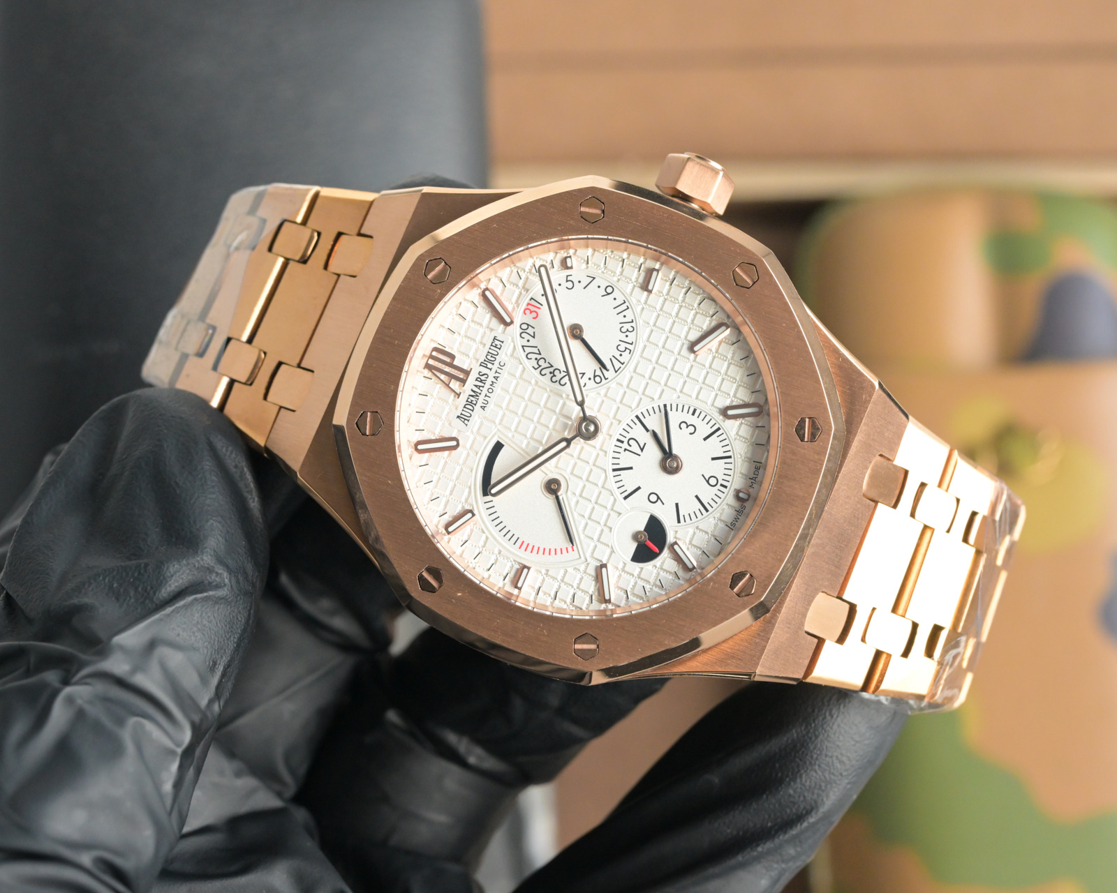 “Royal Oaks Abby Watch: Dual-Site Full-Automatic Machine Core, 316L Steel, 41mm Size, Saloon-Proof Crystal, Super-Night Light” - 图片 4