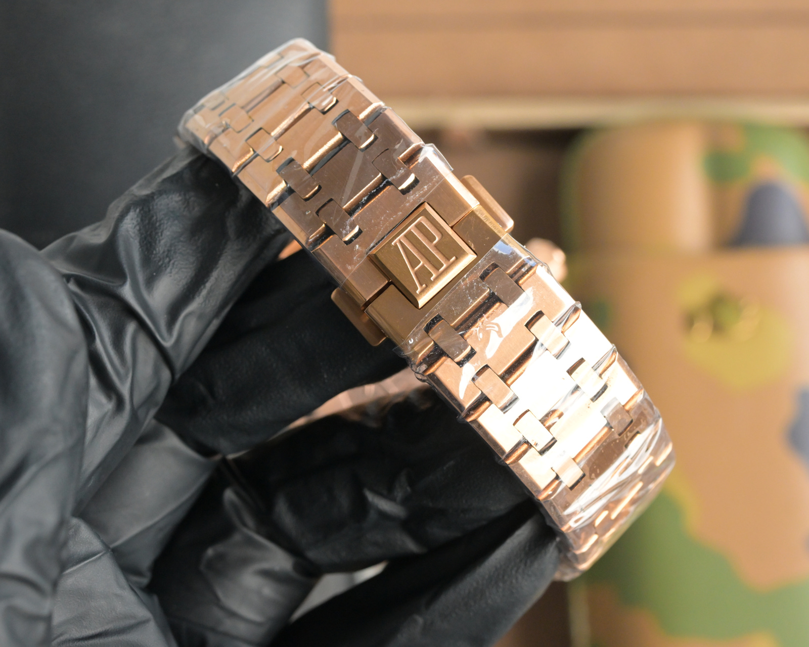 Title: Abby Royal Oaks Watch Features AP’s Dual-Site Machine Core, Steel Surfaces, Saloon-Proof Crystal, and Night Light. - 图片 9