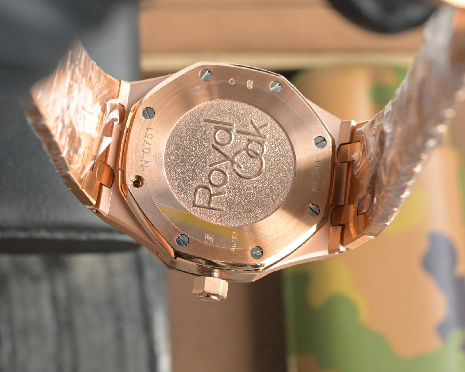 Title: Abby Royal Oaks Watch Features AP’s Dual-Site Machine Core, Steel Surfaces, Saloon-Proof Crystal, and Night Light. - 图片 7