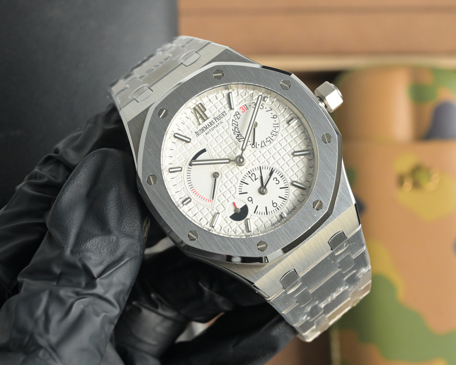 “Associated Press Abby Royal Oaks Watch Review: Dual-Site Automatic Machine Core, 316L Steel, 41mm Size” - 图片 2