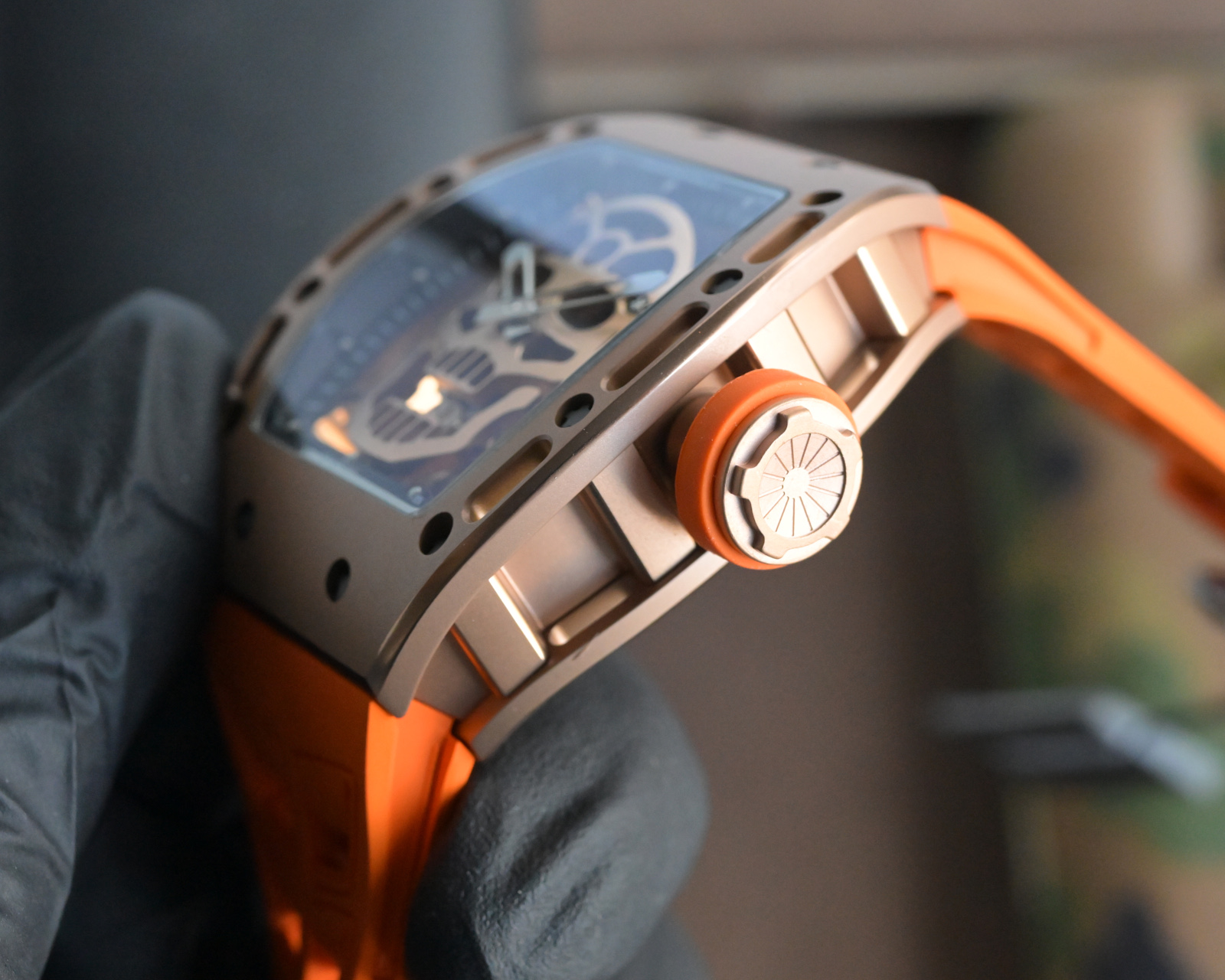 Richard Mille RM 052 Caixa caveira em ouro rosa, parafusos de moldura preta, mostrador esqueleto caveira, pulseira de borracha laranja 42,7 mm masculino mecânico