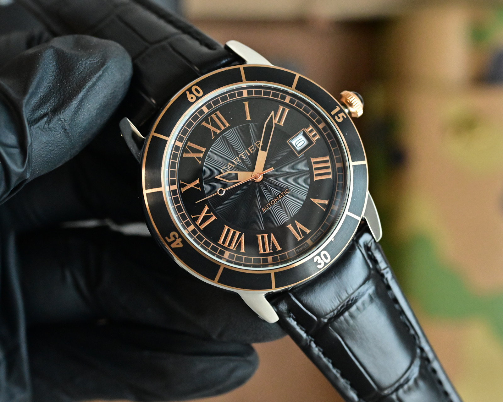 Cartier Ronde Croisiere de Cartier stainless steel and rose gold case, black bezel, black dial, black leather strap 42mm Men's Automatic