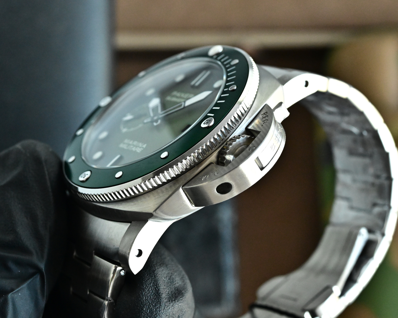Panerai Submersible Marina Militare PAM00979 stainless steel case and bracelet, green bezel, green gradient dial 47mm Men's Automatic