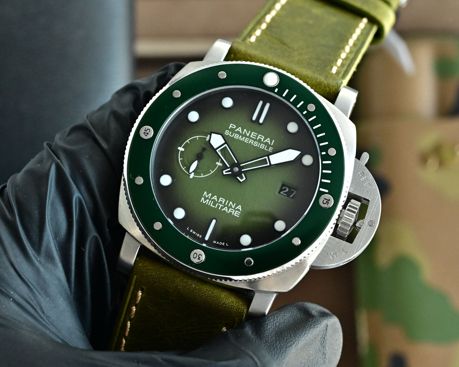 Panerai Submersible Marina Militare Carbotech PAM00979 black case, green bezel, green gradient dial, green leather strap 47mm Men's Automatic