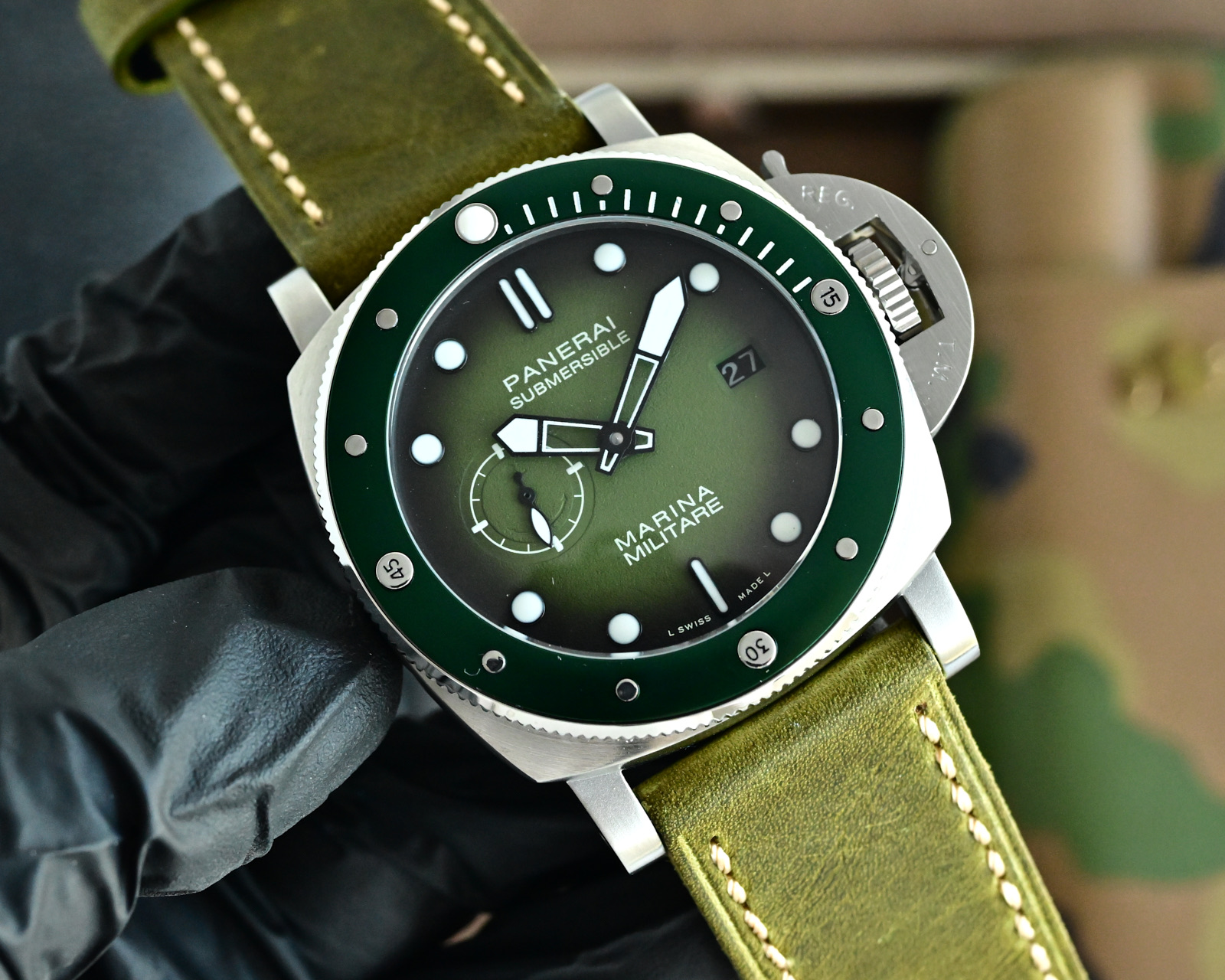 Panerai Submersible Marina Militare Carbotech PAM00979 black case, green bezel, green gradient dial, green leather strap 47mm Men's Automatic