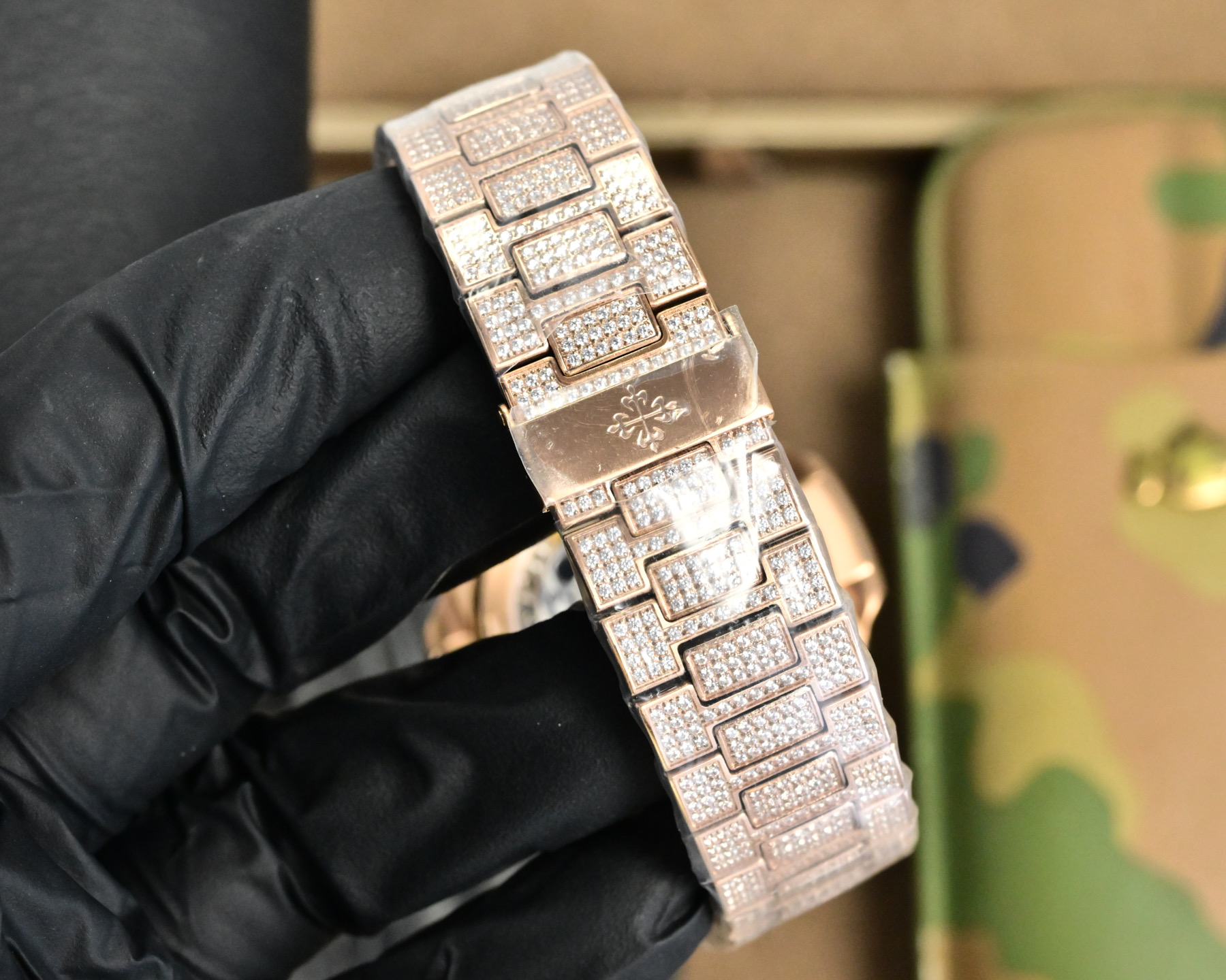Patek Philippe Nautilus 5719 / 10G-010 rose gold-tone case and bracelet, diamond bezel, diamond dial 40mm Men's Automatic