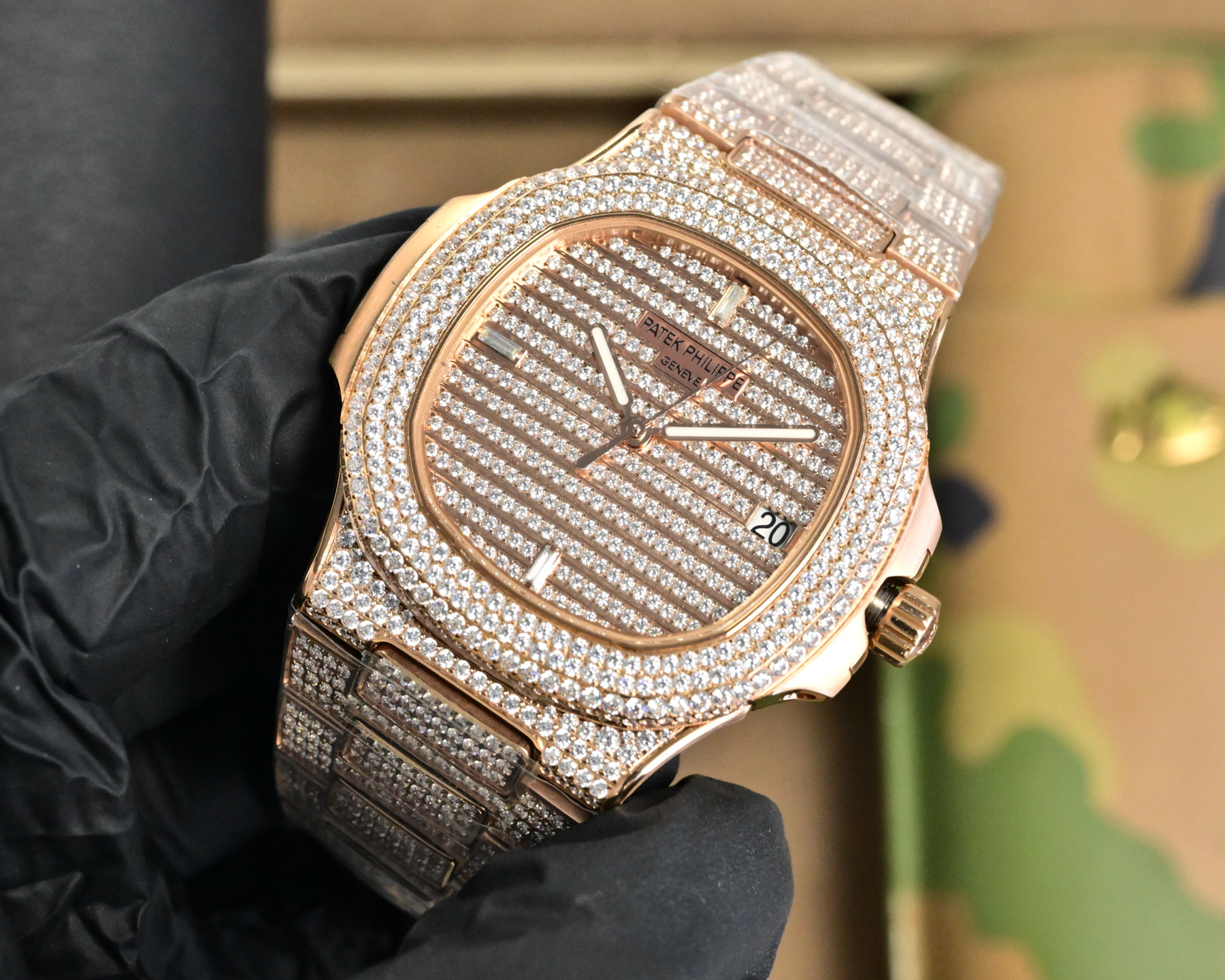 Patek Philippe Nautilus 5719 / 10G-010 rose gold-tone case and bracelet, diamond bezel, diamond dial 40mm Men's Automatic