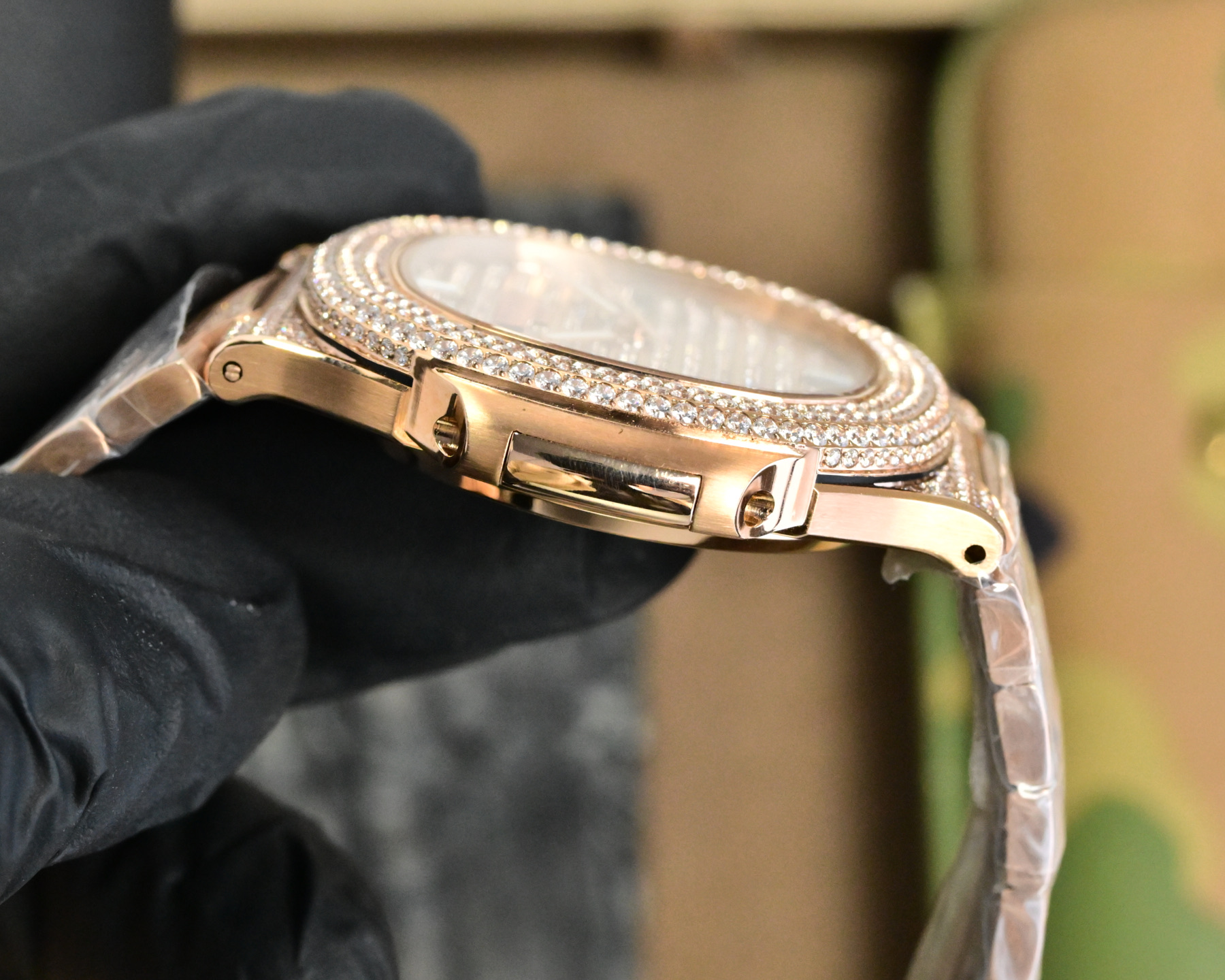 Patek Philippe Nautilus 5719 / 10G-010 rose gold-tone case and bracelet, diamond bezel, diamond dial 40mm Men's Automatic