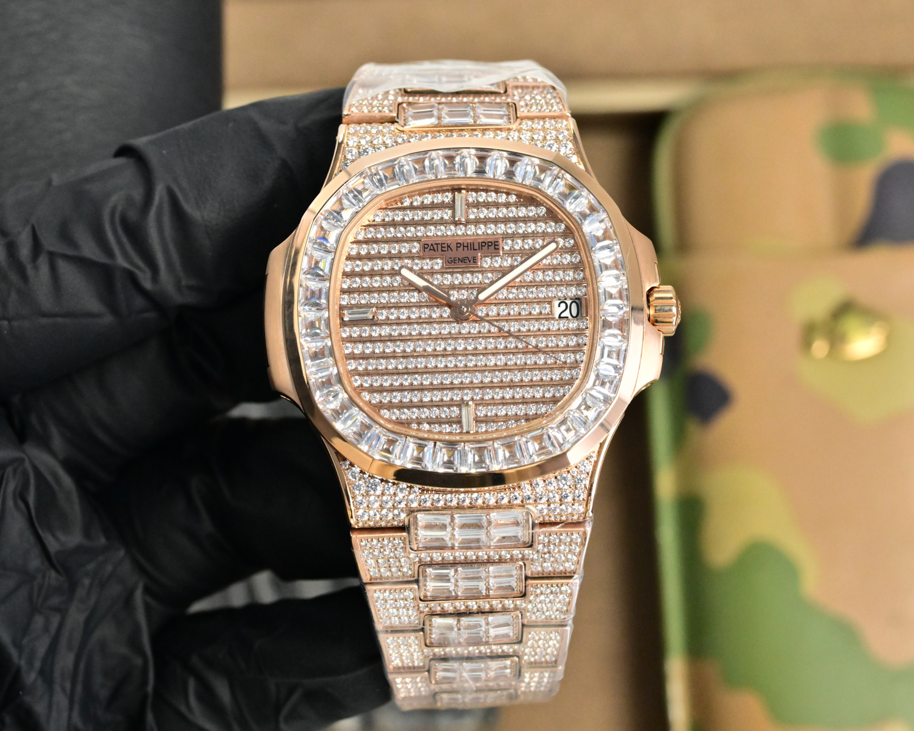 Patek Philippe Nautilus gold case, diamond bezel, diamond dial, diamond bracelet 40mm Men's Automatic