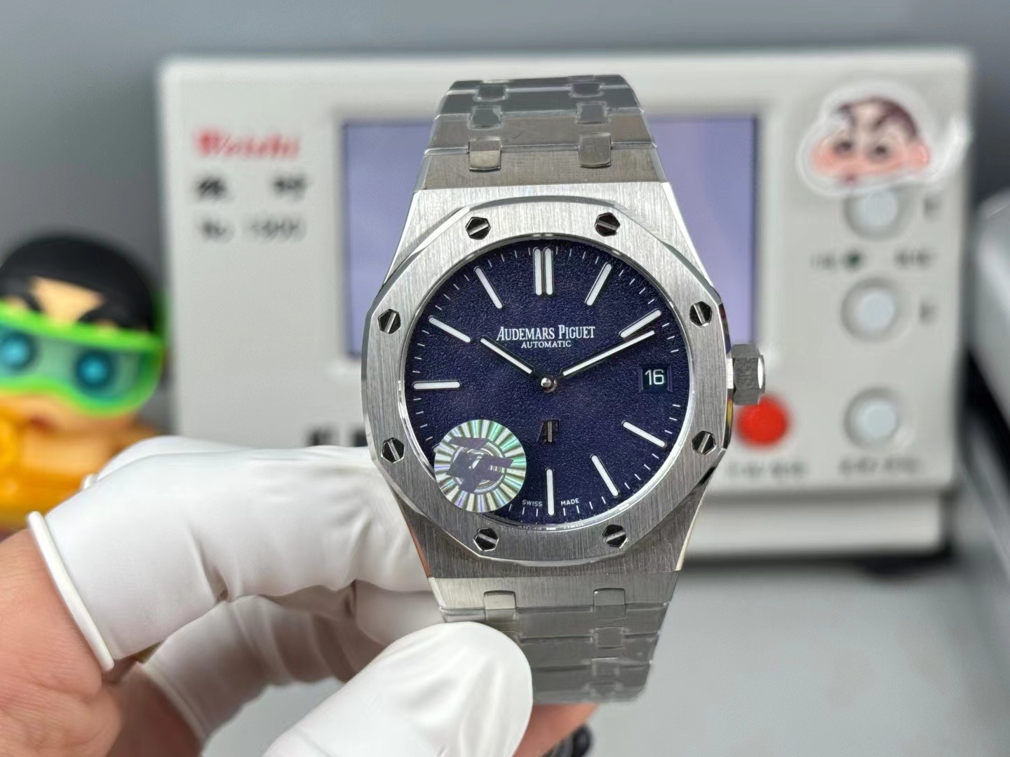 Audemars Piguet Royal Oak Selfwinding 16202ST stainless steel case and bracelet, brushed silver bezel, blue dial 39mm Men's Automatic