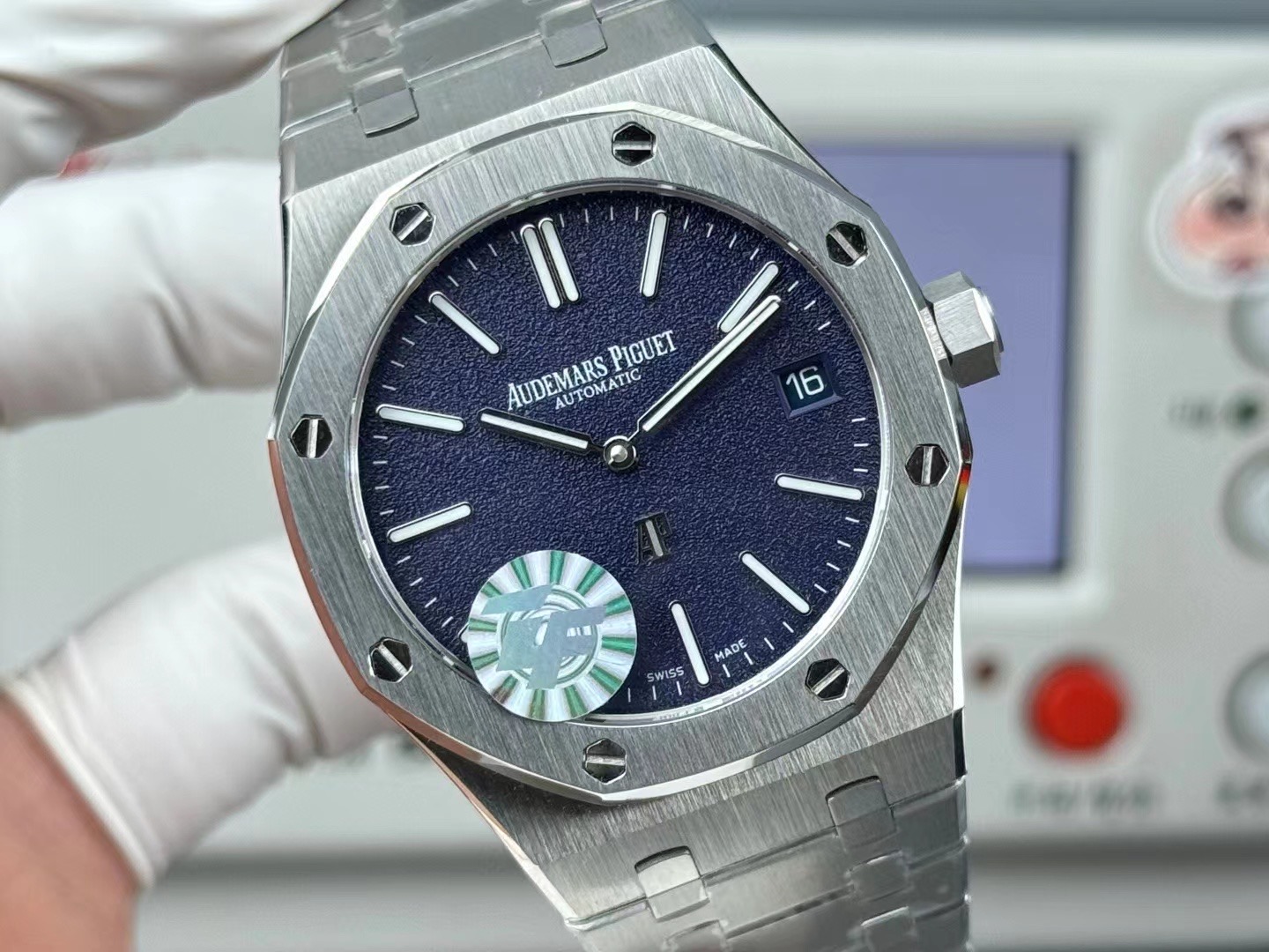 Audemars Piguet Royal Oak Selfwinding 16202ST stainless steel case and bracelet, brushed silver bezel, blue dial 39mm Men's Automatic