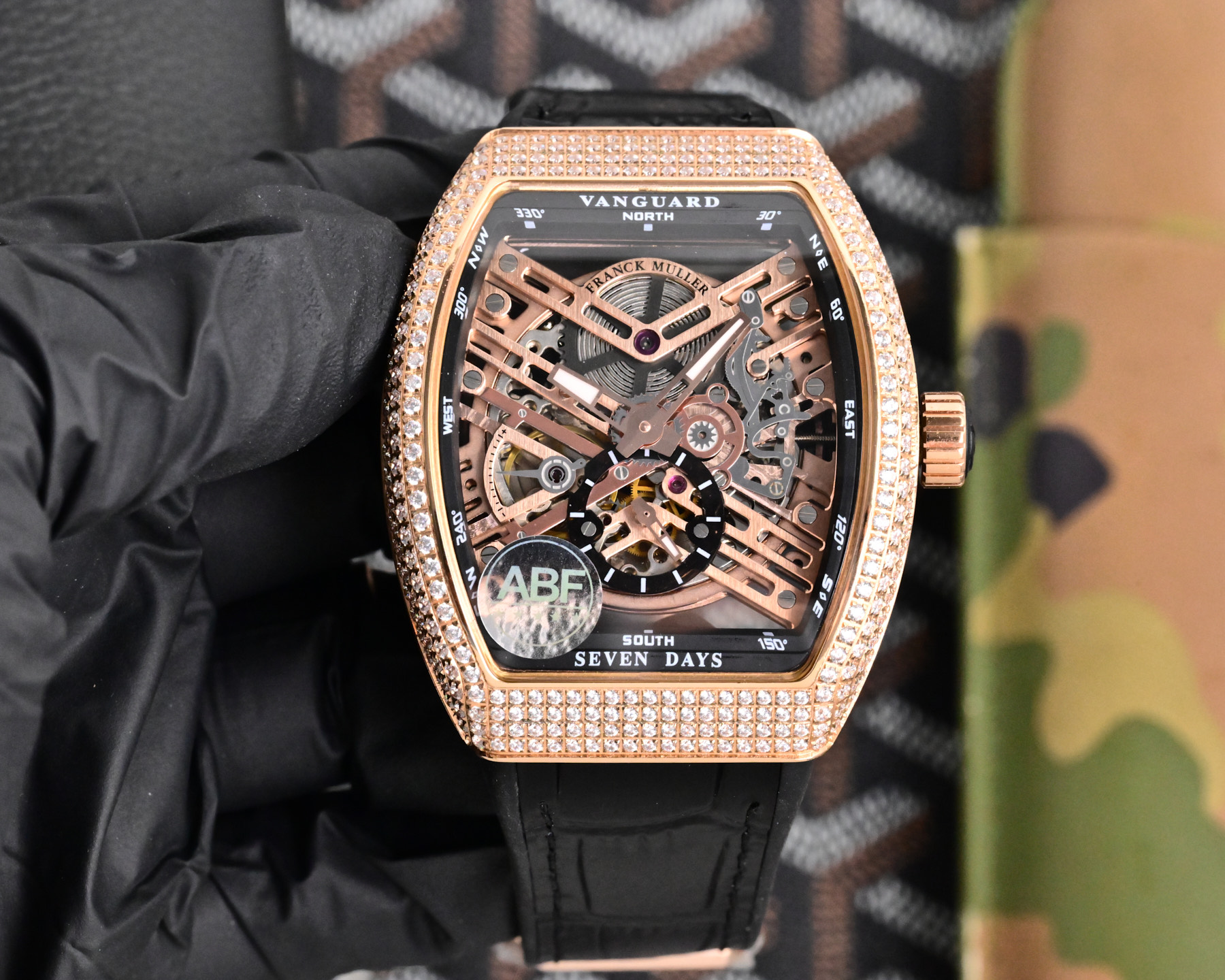 NO:947402,The Franck Muller ABF V45 Skeleton Series Vanguard Seven-Day Skeleton Watch blends pioneering aesthetics and mechanical romance into the ingenuity of the azimuth scale on the wrist and the precision movement visible to the naked eye. It is not only a watchmaking innovation that breaks the rules, but also a flowing poem polished by the watchmaker's ingenuity; the case and strap have no lugs for a more three-dimensional feel.  The collision creates a style of both strength and softness, and the seven-day long power breaks the constraints of time, making every gear bite and pointer jump become a needless statement of attitude for the pioneer.19860909法穆兰ABF V45 镂空系列 Vanguard七日镂空腕表将先锋美学与机械浪漫熔铸于腕间方位刻度的巧思、裸眼可见的精密机芯,既是打破常规的制表革新,也是制表师匠心打磨的流动诗篇；表壳与表带无生耳结构 更具立体感 碰撞出刚柔并济的格调,七日长动力打破时间束缚,让每一次齿轮咬合、指针跳动,都成为先锋者无需言说的态度宣言.,,Watch