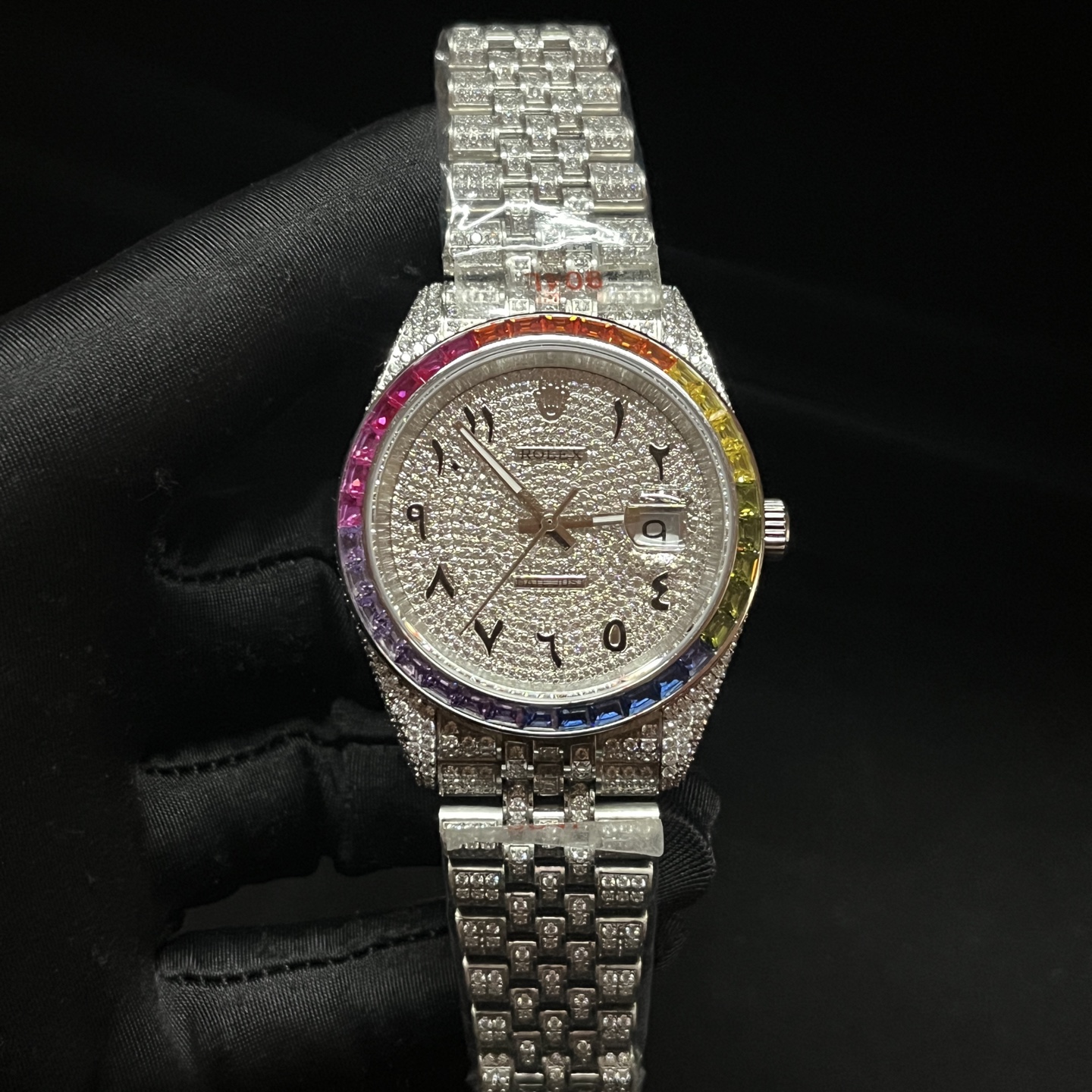 NO:944308,New Factory SiC Factory Rolex Log Genuine Moissanite Diamonds One watch, one certificate, shipped at ultra-low prices. Every diamond in the entire watch of the Moissanite Diamond SiC factory has passed the CMA test report to ensure that every diamond is a real diamond. Every watch produced by the SiC factory is equipped with a test certificate plus a number, so you can place an order with confidence. One watch, one certificate, guaranteed, extremely cost-effective. The SiC factory is the source factory that specializes in inlaying real moissanite diamonds.  SiC Factory's top D-color VVS1 grade moissanite direct sales source manufacturer. SiC factory specializes in a full range of diamond-encrusted styles, focusing on real moissanite and ordinary diamonds. Focusing on cost-effectiveness, the price is ultra-low, super cheap, and the price is so cheap that you won't believe it. SiC factory's newly upgraded masterpiece full of diamonds, Rolex D-color VVS grade real moissanite  A major launch, the transparent fire is comparable to natural diamonds, the entire watch is densely inlaid, the case and strap are seamlessly inlaid with diamonds, and the natural light explodes with sparkle. Two versions are in stock with real moissanite diamonds/affordable ordinary diamond models, square Roman dial + blue steel hands, classic blue diamond crown, the upper body is full of nobility and aura. Gifts and self-wear are the most luxurious appearance on the wrist, ready-made in seconds, SiC new factory upgrade·full of diamonds Rolex  D color VVS real moissanite｜High clarity and strong fire. Two versions of real moissanite/ordinary diamonds are available in stock. The watch is fully set with dense diamonds.  The entire watch, from the bezel, dial to the steel band, is paved with diamonds. Classic Roman scales + iconic sapphire crown, replica of the original neat square outline. Genuine moissanite diamonds and ordinary diamonds are available in stock. The first choice for cost-effective luxury diamond watches.,,rolex19860909新厂SiC厂 劳力士 日志 真莫桑钻 一表一证书 超低价出货. Moissanite Diamond SiC厂全表每一颗钻石都通过CMA 检测报告 确保每一颗都是真钻石,SiC厂出的每一个表都配有检测证书一张加编号,放心下单购买 一表一证书 有保障 性价比超高 SiC厂专业镶嵌真莫桑钻的源头工厂. SiC厂顶级D色VVS1级莫桑钻直销源头厂家. SiC厂专做镶钻全系列款式 专注主打真莫桑钻 普通钻 主打性价比 价格超低 超便宜 价格便宜到你不信. SiC厂重 全新升级力作满钻 劳力士 D色VVS级真莫桑钻 重磅上线,通透火彩媲美天然钻,全表密镶满铺,表壳表带无缝镶钻,自然光炸裂闪度.双版本现货顶配真莫桑钻款/平价普通钻款任选,方正罗马表盘+蓝钢指针,经典蓝钻表冠,上身显贵气场拉满.送礼自戴都是腕间顶奢门面,现货秒发,SiC新厂升级·满钻 劳力士 D色VVS真莫桑｜高净度强火彩 真莫桑钻/普通钻两个版本现货齐全,全表满镶密钻,方盘经典百搭,男女通戴 实物闪度实拍如图,下单即发.腕间璀璨奢享｜SiC升级满钻山度士,甄选D色VVS级真莫桑钻石,高透无杂,折射璀璨彩光 整表从表圈、表盘到钢带通体密镶满钻 经典罗马刻度+标志性蓝宝表冠,复刻原版利落方形轮廓 分真莫桑钻、普通钻两款现货,性价比奢钻腕表首选.,,rolex,Watch