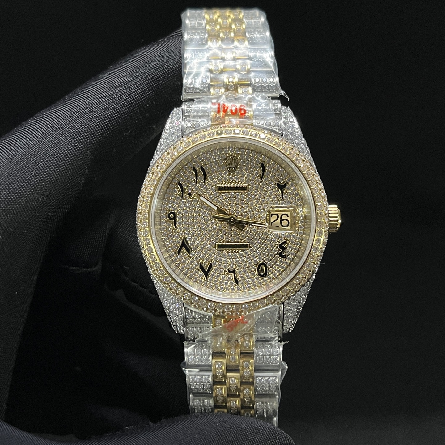 NO:944333,New Factory SiC Factory Rolex Log Genuine Moissanite Diamonds One watch, one certificate, shipped at ultra-low prices. Every diamond in the entire watch of the Moissanite Diamond SiC factory has passed the CMA test report to ensure that every diamond is a real diamond. Every watch produced by the SiC factory is equipped with a test certificate plus a number, so you can place an order with confidence. One watch, one certificate, guaranteed, extremely cost-effective. The SiC factory is the source factory that specializes in inlaying real moissanite diamonds.  SiC Factory's top D-color VVS1 grade moissanite direct sales source manufacturer. SiC factory specializes in a full range of diamond-encrusted styles, focusing on real moissanite and ordinary diamonds. Focusing on cost-effectiveness, the price is ultra-low, super cheap, and the price is so cheap that you won't believe it. SiC factory's newly upgraded masterpiece full of diamonds, Rolex D-color VVS grade real moissanite  A big launch, the transparent fire is comparable to natural diamonds, the entire watch is paved with diamonds, the case and strap are seamlessly inlaid with diamonds, and the natural light explodes with sparkle. Two versions are in stock with real moissanite diamonds/affordable ordinary diamond models, square Roman dial + blue steel hands, classic blue diamond crown, the upper body is full of nobility and aura. It is the most luxurious appearance on the wrist when giving gifts and wearing it for yourself, available in seconds, SiC new factory upgrade·full of diamonds Audemars Piguet  D color VVS real moissanite｜High clarity and strong fire. Two versions of real moissanite/ordinary diamonds are available in stock. The watch is fully set with dense diamonds.  The entire watch from the bezel, dial to the steel band is pavé with diamonds. Classic Roman scales + iconic sapphire crown, replica of the original neat square outline. Genuine moissanite diamonds and ordinary diamonds are available in stock. The first choice for cost-effective luxury diamond watches.,,audemars,rolex19860909新厂SiC厂 劳力士 日志 真莫桑钻 一表一证书 超低价出货. Moissanite Diamond SiC厂全表每一颗钻石都通过CMA 检测报告 确保每一颗都是真钻石,SiC厂出的每一个表都配有检测证书一张加编号,放心下单购买 一表一证书 有保障 性价比超高 SiC厂专业镶嵌真莫桑钻的源头工厂. SiC厂顶级D色VVS1级莫桑钻直销源头厂家. SiC厂专做镶钻全系列款式 专注主打真莫桑钻 普通钻 主打性价比 价格超低 超便宜 价格便宜到你不信. SiC厂重 全新升级力作满钻 劳力士 D色VVS级真莫桑钻 重磅上线,通透火彩媲美天然钻,全表密镶满铺,表壳表带无缝镶钻,自然光炸裂闪度.双版本现货顶配真莫桑钻款/平价普通钻款任选,方正罗马表盘+蓝钢指针,经典蓝钻表冠,上身显贵气场拉满.送礼自戴都是腕间顶奢门面,现货秒发,SiC新厂升级·满钻 爱彼 D色VVS真莫桑｜高净度强火彩 真莫桑钻/普通钻两个版本现货齐全,全表满镶密钻,方盘经典百搭,男女通戴 实物闪度实拍如图,下单即发.腕间璀璨奢享｜SiC升级满钻山度士,甄选D色VVS级真莫桑钻石,高透无杂,折射璀璨彩光 整表从表圈、表盘到钢带通体密镶满钻 经典罗马刻度+标志性蓝宝表冠,复刻原版利落方形轮廓 分真莫桑钻、普通钻两款现货,性价比奢钻腕表首选.,,audemars,rolex,Watch