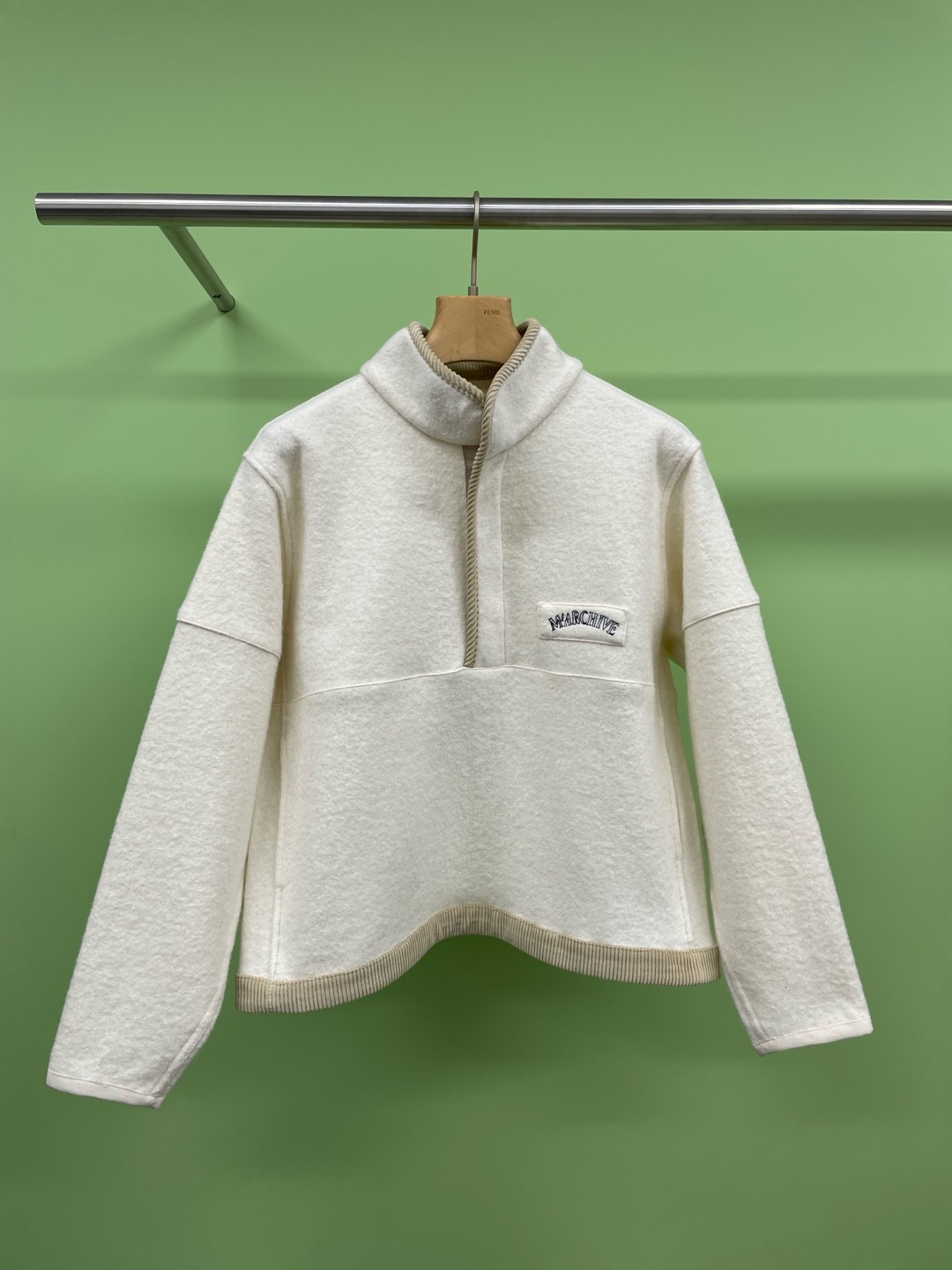 NO:297186,Marchen nerdy woolen sweatshirt, French director Hou Mai's encounter with a city girl M and a country girl R inspires us. The two girls constantly debate the attitude towards the waiter on the topics of urban life, whether to help beggars, fight back against liars, etc. The simplicity and enthusiasm from the countryside collide with the rationality and cunning of the city, and we can see the philosophy of existence from daily life. In the film, they often wear fruit-like red, and a free and passionate atmosphere dots a gray or green environment. MRCHEN  24 Winter New Year series is inspired by it, and paired Scottish plaid tweed 