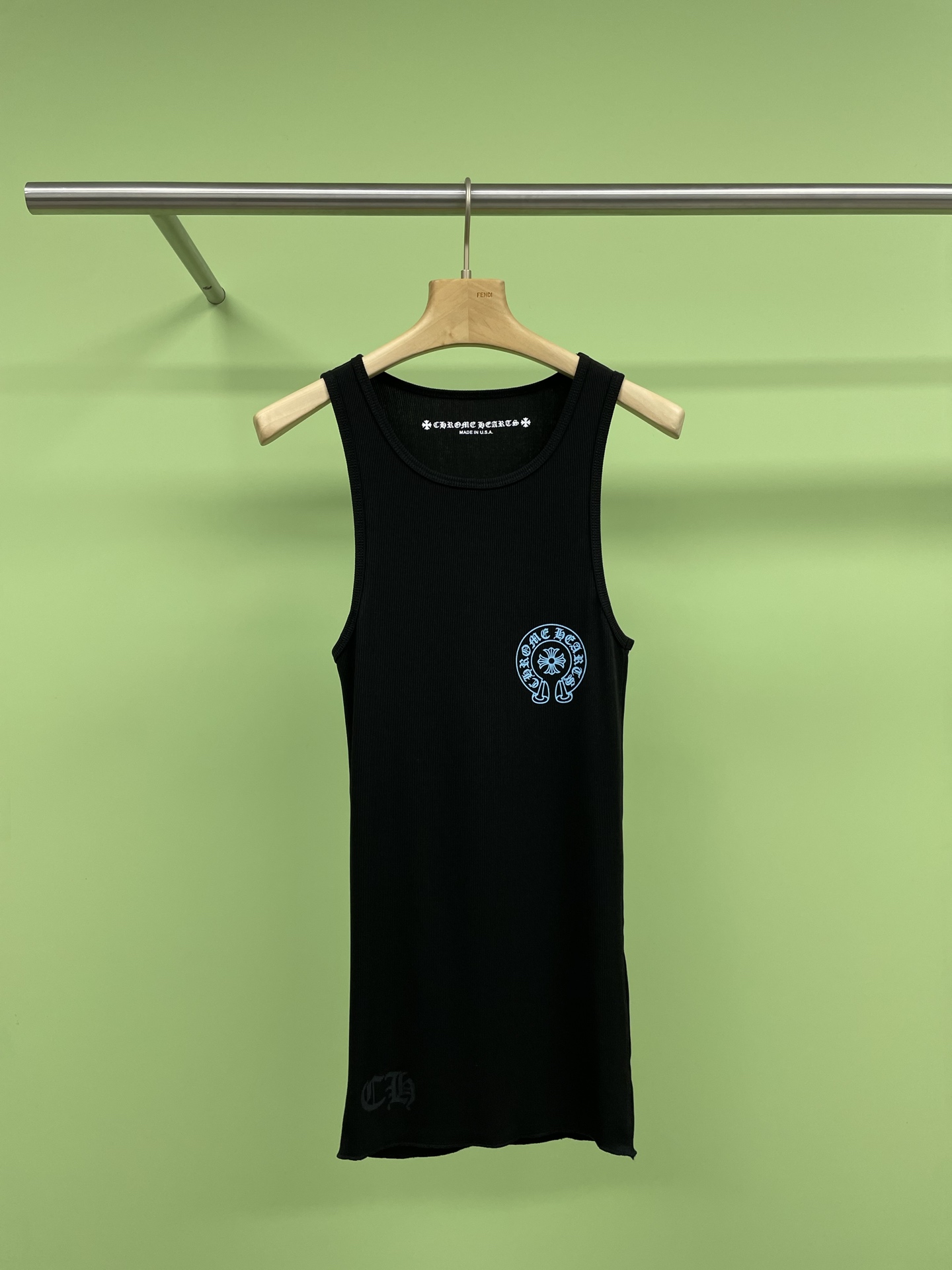 NO:310409,Chrome Hearts 2025 summer new color cross horseshoe print suspender skirt vest, which feels like an I-shaped vest skirt, looks good, the overall skirt is a little short, I think there are other sisters who wear short skirts and shorts as top to wear, which is also very good. This is a hot girl style. Horseshoe print is super classic and durable. A skirt that will never get out of date for long to wear, and is also excellent as a base. SML, chrome hearts, chrome hearts, skirts, shorts, alexander wang19860909Chrome Hearts克罗心2025夏季新款配色十字架马蹄印花吊带短裙背心,有点工字背心裙的感觉,显得身材很好,整体裙长有一点点短,我看还有其他姐妹下面配个短裙短裤当作top来穿也很好看,这款是比较辣妹的风格,马蹄印花超级经典耐看,穿多久都不会过时的一条裙子,当作打底也很优秀. 码数SML,,chrome hearts,chrome hearts,skirts,shorts,alexander wang,Women's clothing