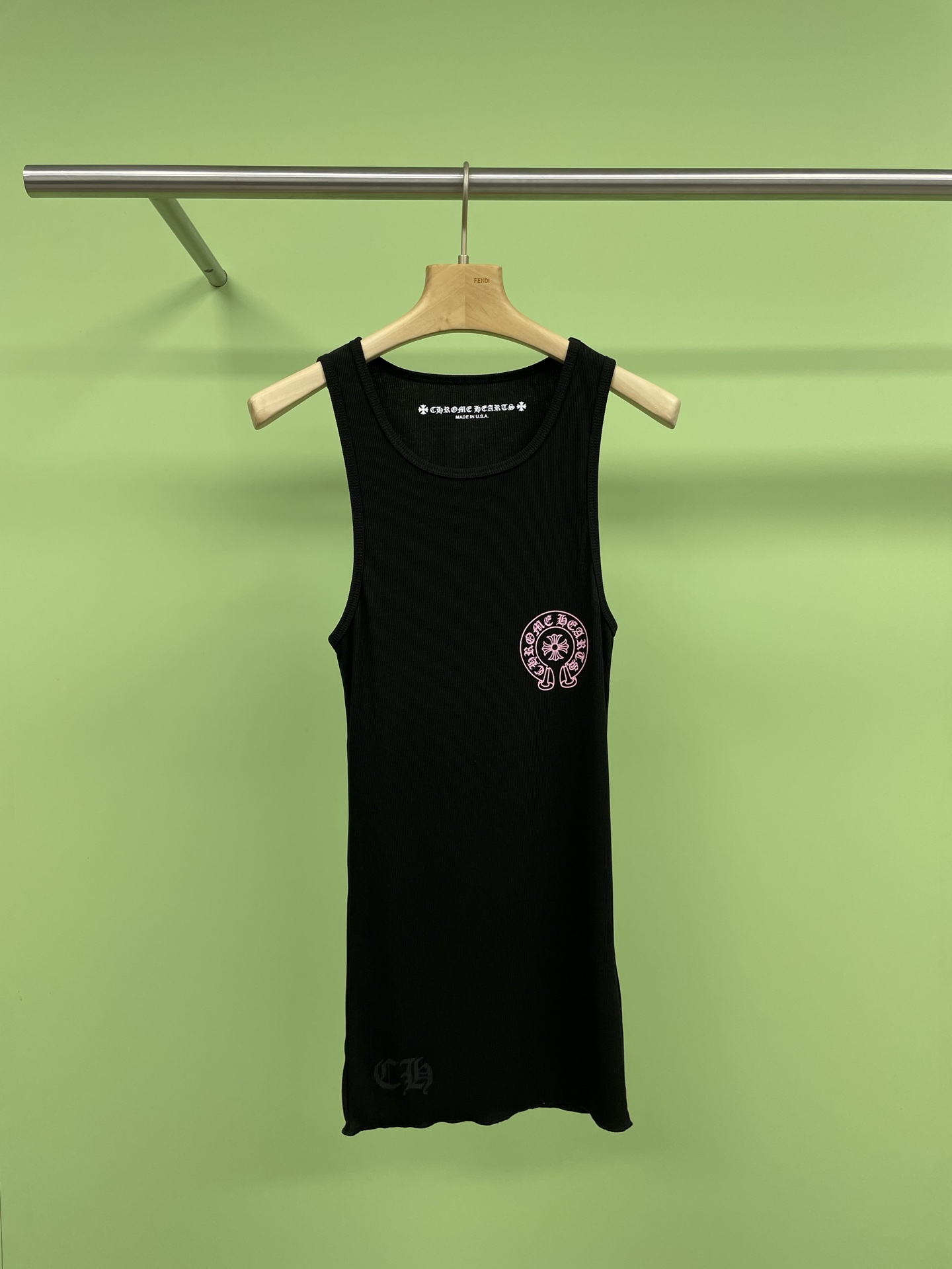 NO:310415,Chrome Hearts 2025 summer new color cross horseshoe print suspender skirt vest, which feels like an I-shaped vest skirt, looks good, the overall skirt is a little short, I think there are other sisters who wear short skirts and shorts as top to wear, which is also very good. This is a hot girl style. Horseshoe print is super classic and durable. A skirt that will never get out of date for long to wear, and is also excellent as a base. SML P, chrome hearts, chrome hearts, skirts, shorts, alexander wang19860909Chrome Hearts克罗心2025夏季新款配色十字架马蹄印花吊带短裙背心,有点工字背心裙的感觉,显得身材很好,整体裙长有一点点短,我看还有其他姐妹下面配个短裙短裤当作top来穿也很好看,这款是比较辣妹的风格,马蹄印花超级经典耐看,穿多久都不会过时的一条裙子,当作打底也很优秀. 码数SML P,,chrome hearts,chrome hearts,skirts,shorts,alexander wang,Women's clothing