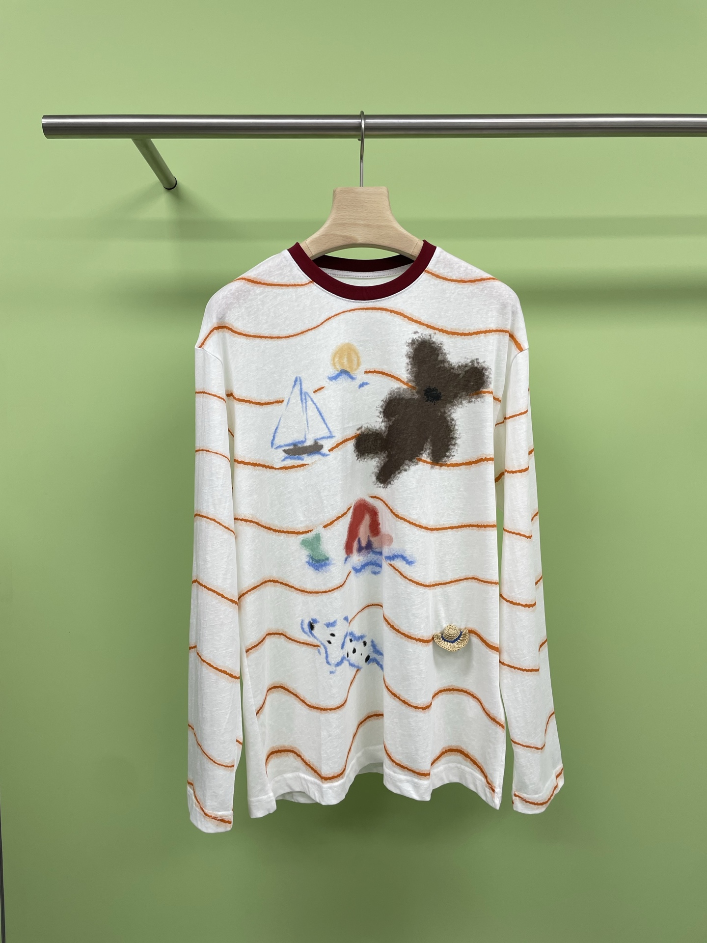 NO:426138,175CHEER U 25 Spring and Summer Beach Party Striped Sunscreen Long Sleeve T-shirt, a striped hood that has been questioned on the street countless times, is a must-have item in summer, and you can't find a suitable outerwear in summer. It's either too ordinary or not practical?  This two-piece striped blouse is really amazing. The shoulder-drop design makes the shoulder narrow, the loose style covers the flesh and makes it look thinner, the soft and skin-friendly fabric is breathable and not stuffy, it is drooping and thin. It is paired with jeans and white shoes for daily commuting, which is gentle and capable. When you travel on weekends, you will be floral skirts and canvas shoes. It is literary and fresh. Which way to wear it?  Come and collect the homework. SML, skirts, jeans, tees, t-shirt, alexander wang19860909175CHEER U 25春夏沙滩派对条纹防晒长袖T恤,在街上被追问无数次的条纹罩衫给你们安排上,夏日必备单品,夏天总找不到合适的外搭,要么太普通,要么不实用？这件两拼条纹罩衫真的绝了,落肩设计显肩窄,宽松版型遮肉显瘦,柔软亲肤的面料透气不闷热,又垂又薄,日常通勤搭配牛仔裤、小白鞋,温柔又干练,周末出游配碎花裙、帆布鞋,文艺又清新,喜欢哪种穿法？快来收藏抄作业. 码数SML,,skirts,jeans,tees，t-shirt,alexander wang,Women's clothing