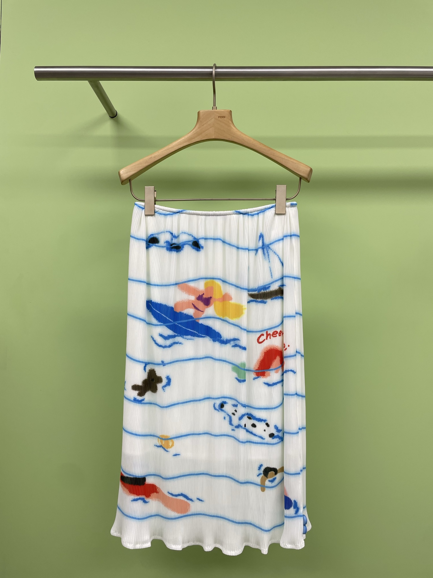 NO:429598,185CHEER U 25 designer brand new summer beach party plaid wrinkled printed skirt is a beautiful small skirt that should be worn in spring. The colorful prints look so happy. It is a must-have for going out in spring. Every piece is a skirt with a combination of colors, as beautiful as a painting. It is very lively and innocent. The A-line skirt design is suitable for girls of all figures, especially pear-shaped girls. The fleshy area is covered. The whole is thin and fairy. It is elastic and elastic waist, strong inclusiveness and high comfort. The fabric is made of pleated double-layer chiffon printing material. The surface has been pleated several times, and it has rich and fine pleated texture. It feels soft and comfortable and not stuffy. Because it is a semi-transparent state, it is made of lining, which is a slightly elastic knitted fabric that can be worn without being penetrated.  SML, skirts, alexander wang19860909185CHEER U 25设计师品牌夏季新款沙滩派对格子抓皱印花半裙,是春天该穿的漂亮小裙子呀,五颜六色的印花看着就好开心呀,春天外出游玩必备,张张都出片的那种,是多种颜色组合的裙身,像画一样好看 很活泼童真,A字裙身设计 适合所有身材的女生,特别是梨形女孩 把肉肉的地方一下全部遮住了,整个就是又瘦又仙女的状态,弹力松紧腰围,包容性强 舒适度高,面料是褶皱双层雪纺印花材质,表面经过数次压褶,有丰富细密的褶皱肌理,手感柔软贴服舒适不闷热,因为是半通透的状态 所以做了内衬,是微弹的针织面料 可以放心穿着不会透. 码数SML,,skirts,alexander wang,Women's clothing