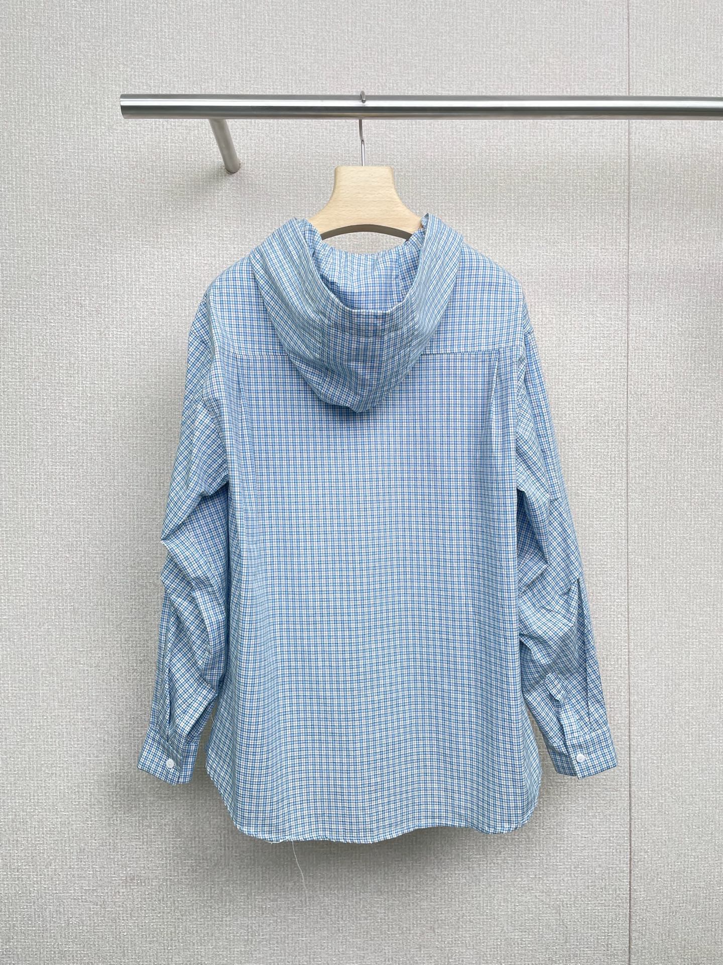 NO:469647,FORDARE Autumn new blue plaid fun tie hanging hooded shirt, life-saving this hooded shirt is so handsome, this plaid hooded shirt makes sweet and cool, blue and white plaid have a fresh feeling, hooded design + multiple tie stacking, retro and rebellious, and small details such as bears and hanging decorations, fashionable enough to open the car, single wear, inner layer layering, and short skirts and jeans are very outstanding, wear it on every day when you go out and music festivals, and directly slay the whole audience. The must-have magic clothes for hot girls. SML P,, skirts, jeans, shirts, ties, hats, alexander wang19860909FORDARE福蝶秋季新款蓝格纹趣味领带挂饰连帽衬衫,救命这件连帽衬衫好帅,这件格纹连帽衬衫把甜酷玩明白了,蓝白格自带清新感,连帽设计+ 多条领带叠搭,复古又叛逆,还有小熊、挂饰这些小细节,时髦到开挂,单穿炸场,内搭叠穿也超有层次,配短裙牛仔裤都很绝,日常出街、音乐节穿它,直接slay全场,辣妹必备神衣. 码数SML P,,skirts,jeans,shirts,ties,hats,alexander wang,Women's clothing