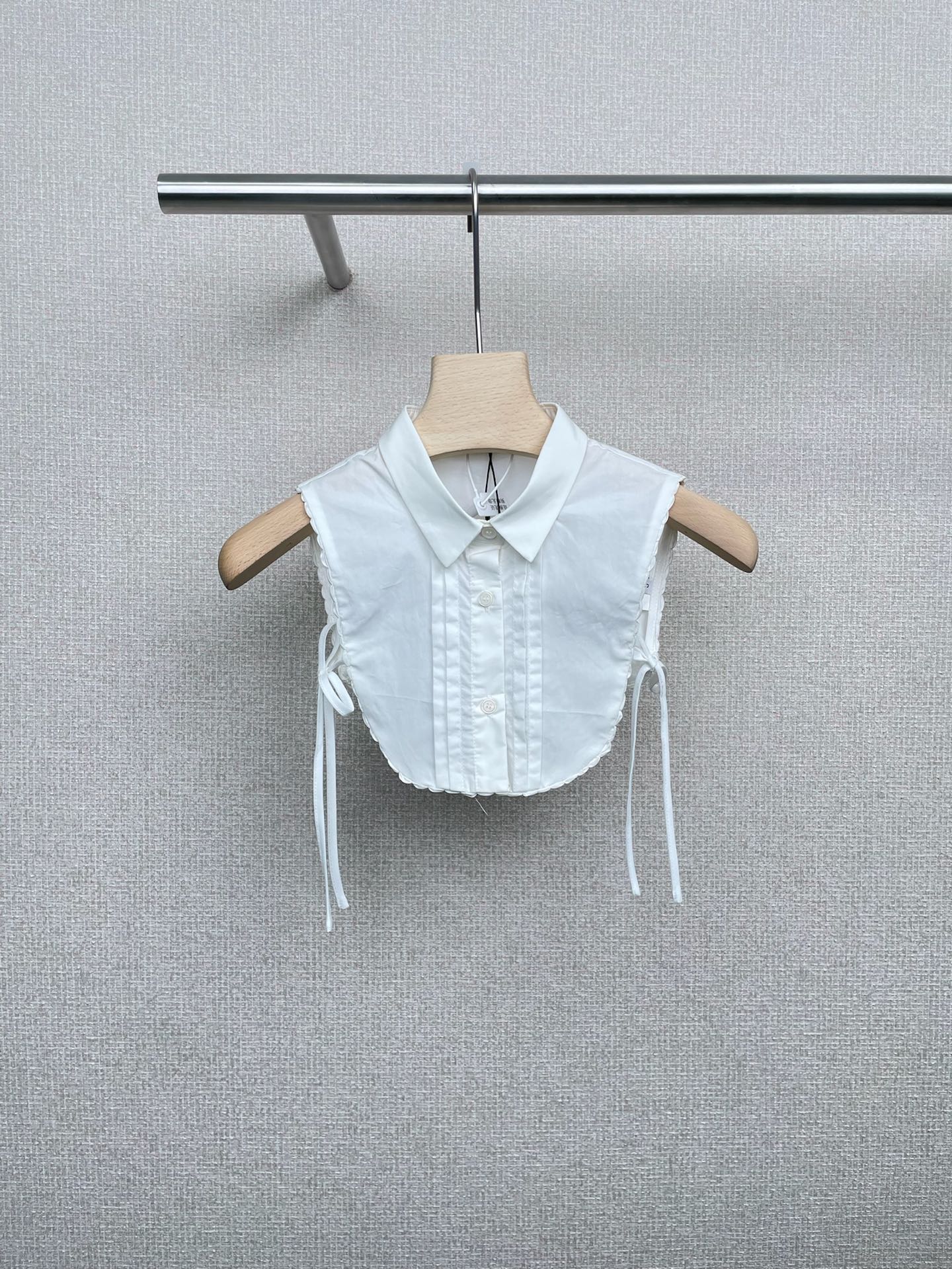 NO:473366,Shushutong 2025 early autumn new trendy design lace fake collar, a superb fake collar, the real thing is better than the picture, the details are super exquisite, the high-end feeling is beautiful, the sense of high quality is directly full, three-dimensional tailoring + textured fabric, instantly becomes a rich lady when worn, commuting and dates are super eye-catching, lazy people wear the ceiling, casual kit T/sweatshirts, instantly change the design sense suit, who knows the happiness of sleeping for more than 800 hours in the morning, wear more than one coat, and wear it, directly unlock N new combinations, saving money and fashionable. SML, hoodie, sweatshirts, alexander wang19860909Shushutong2025早秋新款潮流设计花边假领,一款超绝的假领子,实物比图片还好看,细节走线超精致,搭配大衣、针织衫都绝美,高级感直接拉满,立体剪裁+质感面料,戴上瞬间变富家大小姐,通勤约会都超吸睛,懒人穿搭天花板,随便套件T/卫衣,秒变设计感套装,早八多睡半小时的快乐谁懂啊,一衣多穿绝绝子旧衣服叠戴它,直接解锁N种新搭配,省钱又时髦. 码数SML,,hoodie,sweatshirts,alexander wang,Women's clothing