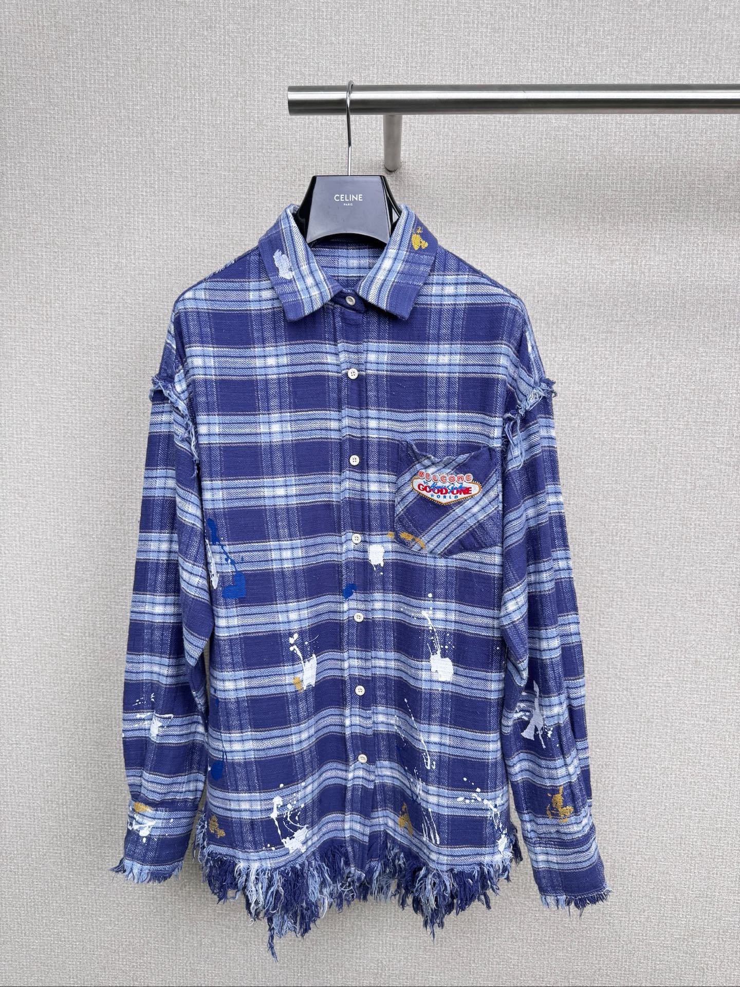 NO:503491,Alexia Sandra's new autumn design embroidered marker plaid plaid shirt and long-sleeved shirt is a 'magic weapon' that is easy to wear all year round. It is a small jacket in spring and summer, a layered jacket vest in autumn and winter, and can also be used as a small tool to improve clothing quality. It has a more outdoor feel on the waist, and it can also be used as a shawl to make it look more layered. The blue and white color combination is very white, low-key but not dull, small loose and casual casually, and the loose style will not be too wide, so it is right to layer everything. There is nothing to say about plaid shirts, and you like to get the color matching directly. SML, jackets & coats,shirts,shawls,alexander wang19860909Alexia Sandra秋季新款设计感刺绣标甩点格纹衬衫长袖衬衣,一年四季都好穿的“法宝”,春夏当小外套,秋冬叠穿外套马甲,还能当提升衣品的小工具,系腰上更有户外感,也可以当披肩更有层次感,蓝白配色巨显白,低调却不会黯淡,小宽松随意休闲,宽松版型不会过于宽大,所以叠穿什么的都很合适就对了,格子衬衫没什么好说的,配色喜欢直接拿下. 码数SML,,jackets & coats,shirts,shawls,alexander wang,Women's clothing