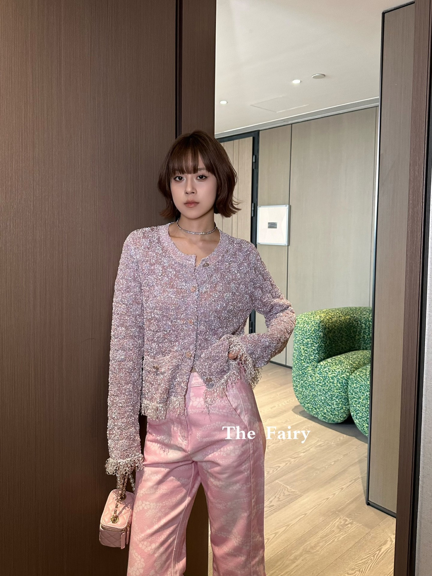 NO:694207,,,19860909,,,Women's clothing