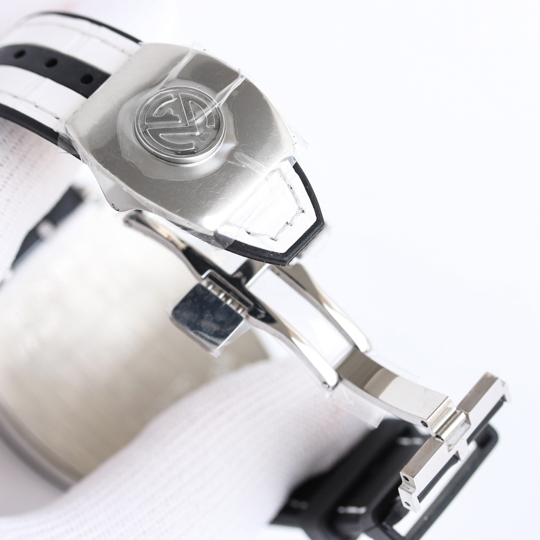 Franck Muller V45 Graffiti Watch - Limited Edition Art Piece for Collectors 9 i1743929631 1555 7