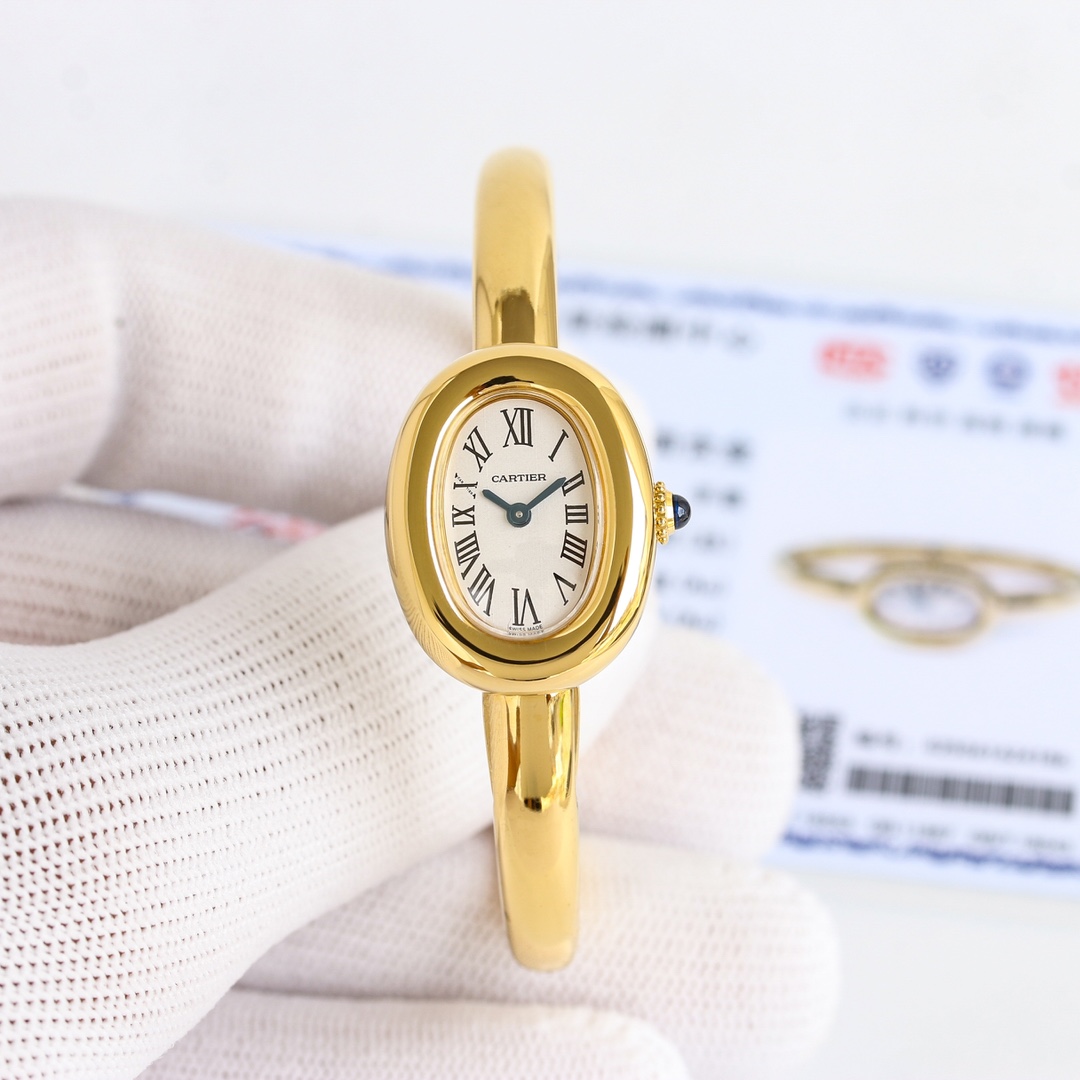 NO:393987,New bathtub bracelet watch, 18k gold version!  Jin, Kajia's classic bathtub series watch. Baignoire's new 'bathtub' bracelet watch, case size 24.6*18.7 mm, hand circumference size 15mm 16mm 17mm. The watch is a bracelet, small and unique fork, and it reveals a hint of luxury in fashion. It is shocking when you get the real thing and has a high appearance!  The oval appearance feels like an elegant European-style bathtub, which is so beautiful!  Baignoire Bathtub series watches, soft lines, lugs and luxurious temperament give the watch an ultimate balanced look. The watch is timeless and classic, showing French elegance, and is favored by women. Small watch, original imported Swiss quartz movement. Stainless steel case, silver-plated dial, sword-shaped blue steel hand, sapphire crystal mirror. Cartier watch reinterprets the traditional round watch shape, extending the circle into an oval. The watch draws inspiration from the simple oval with great geometric characteristics, adopts a round and rich oval silhouette, showing the soft style. The gift is definitely the first choice, and if you are not satisfied, support returns!,, cartier, bracelet19860909新款浴缸手镯表,18k包金版！金,卡家经典之作浴缸系列手表. Baignoire 全新“浴缸”手镯腕表,表壳尺寸24.6*18.7毫米,手围尺寸15mm 16mm 17mm. 手表即是手镯,小巧别致叉夺人眼球,时髦中更透露一丝奢华,实物拿到手的时候大吃一惊,颜值高 ！椭圆外型的感觉正是典雅欧风浴缸形状,这也太好看了吧！Baignoire浴缸系列腕表,柔和的线条、表耳以及华贵气质赋予腕表极致平衡的观感.腕表隽永经典,尽显法式优雅,深受女性青睐.小号表款,瑞士原装进口石英机芯.精钢包金表壳,镀银表盘,剑形蓝钢指针,蓝宝石水晶镜面.卡地亚腕表重新演绎传统圆形腕表造型,将圆形延伸为椭园形.腕表从极具几何特色的简约椭圆形汲取灵感,采用圆润丰盈的椭圆廓形,尽彰柔美风情.送礼自留绝对首选,不满意支持退货!,,cartier,bracelet,Watch