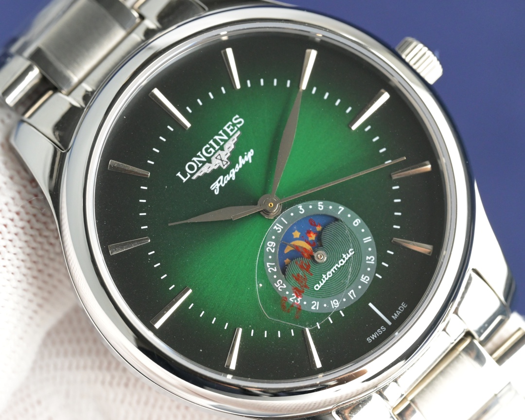 NO:393993,Longines LONGINES famous smith (white steel) 41mm automatic mechanical series movement type three-pin half-moon phase automatic mechanical case material stainless steel, thickness 11.8mm dial material 316 stainless steel watch mirror material wear-resistant synthetic sapphire strap material stainless steel belt, black belt, brown belt. buckle material stainless steel, butterfly buckle waterproof performance 30 meters function moon phase 24 hours rotation. During the day, sun, moon and stars at night., longines19860909浪琴LONGINES名匠（白钢） 41mm自动机械系列 机芯类型三针半月相自动机械 表壳材质精钢,厚度11.8mm 表盘材质316精钢 表镜材质抗磨损合成蓝宝石 表带材质精钢钢带、黑色皮带、棕色皮带. 表扣材质精钢、蝴蝶表扣 防水性能30米 功能月相24小时转.白天太阳,夜晚月亮星星.,,longines,Watch