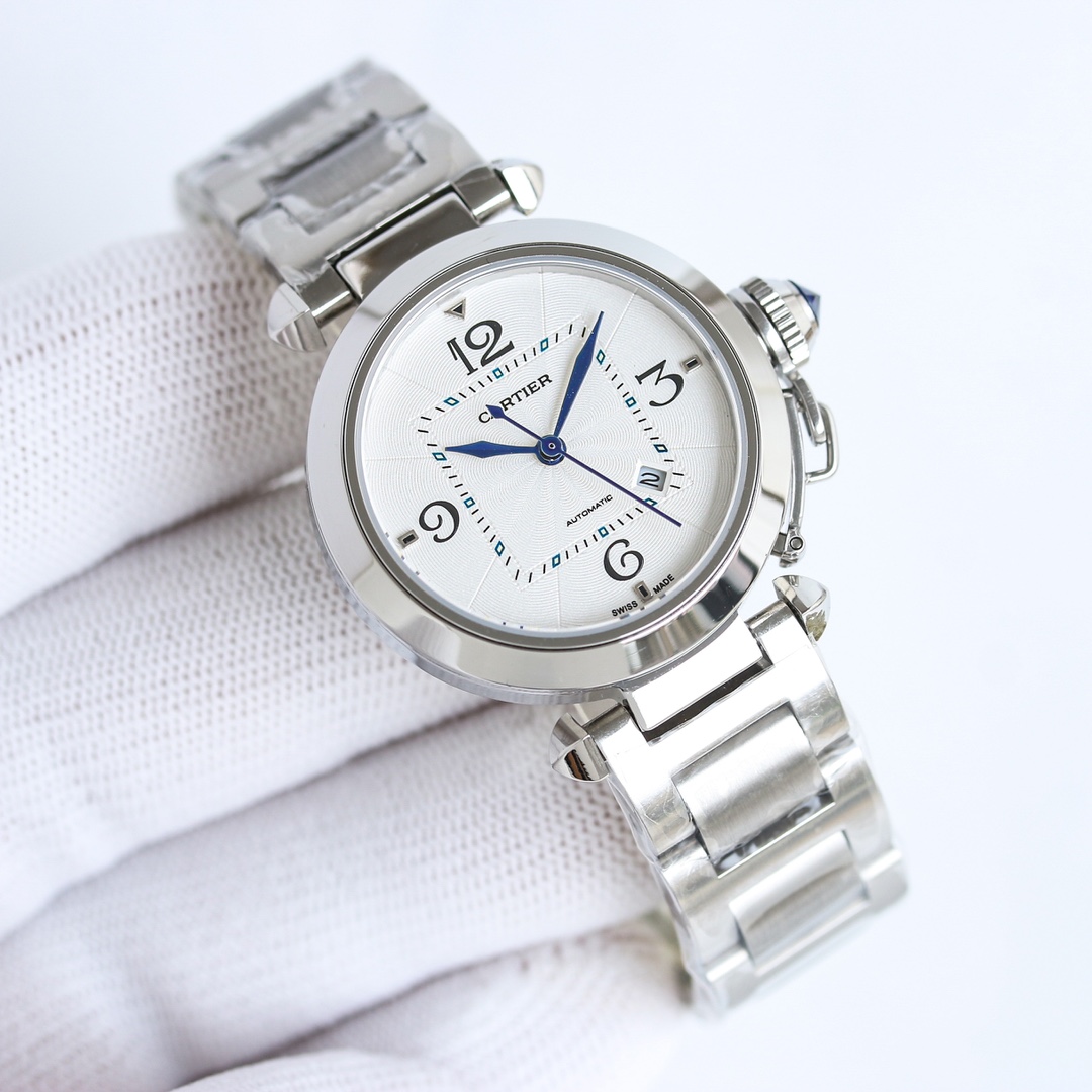 NO:944967,Produced by TW, belt model, white shell, gold shell, 50 diamonds, steel belt model, white shell, gold shell 1000, all gold 1050, 50 diamonds TW Factory CARTIER Cartier---J26 The classic never-ending kettle capersha series!  The kettle handle head lock is exquisite and unique, and the Italian calf leather is available in multiple colors!  Sapphire mirror, durable and wear-resistant, equipped with imported mechanical movement, swing 28800; accurate travel time, size 32MM, can be matched with multi-color calfskin and steel straps!  The first choice for wives and lovers is the luxury and exquisite recommendation. The best luxury recommendation for women’s mechanical watches is the gift. Please look for the exclusive quality of TW factory, cartier, cartier, cowhide.19860909TW 出品 皮带款 白壳 金壳 钻50  钢带款 白壳 间金壳 1000 全金1050 钻50 TW Factory CARTIER 卡地亚---J26 经典永不落幕之水壶卡帕莎系列！水壶把头锁精巧别致,意大利小牛皮多色可选！蓝宝石镜面,持久耐磨,搭配进口机械机芯,摆幅28800；走时精准,尺寸32MM,均可搭配多色小牛皮及钢带！送老婆,情人首选奢华精致推荐女士机械腕表送礼最佳奢华推荐请认准TW厂独家品质,,cartier,cartier,cowhide,Watch