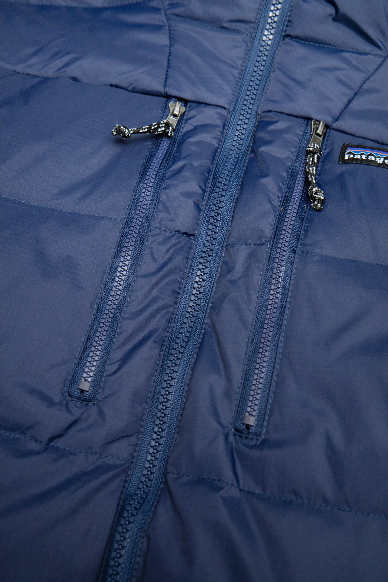 Patagonia Fitz Roy Outdoor Jacket with Water Resistance and Velvet Lining - 图片 6