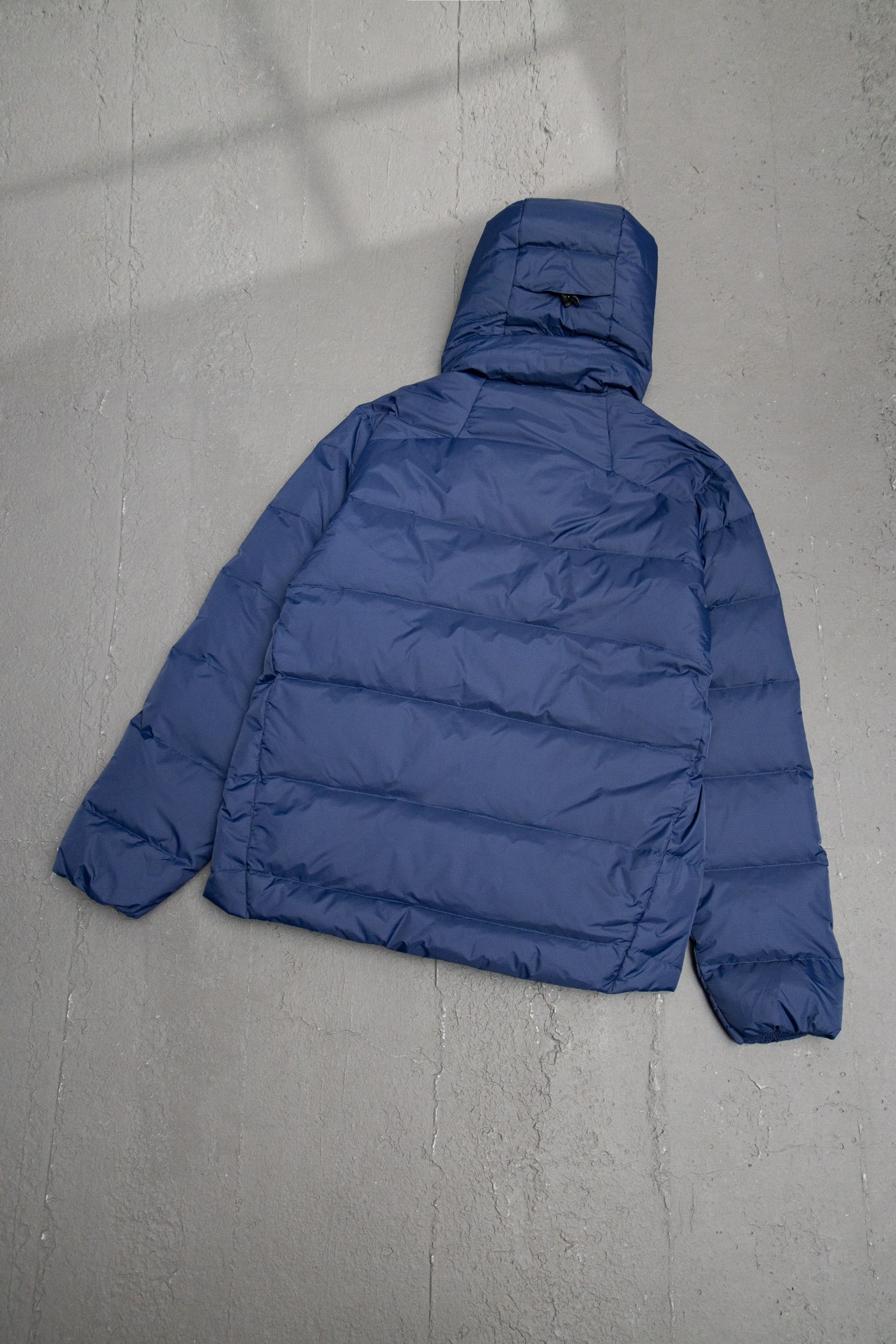 Patagonia Fitz Roy Outdoor Jacket with Water Resistance and Velvet Lining - 图片 2