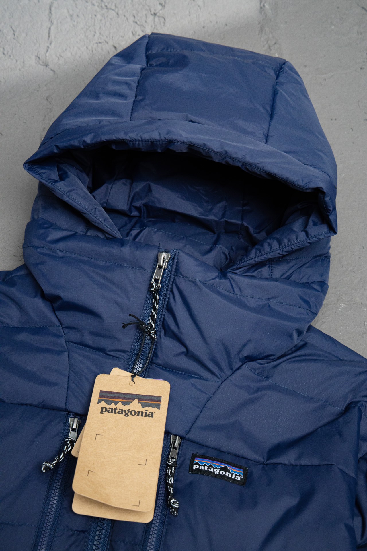 Patagonia Fitz Roy Outdoor Jacket with Water Resistance and Velvet Lining - 图片 7