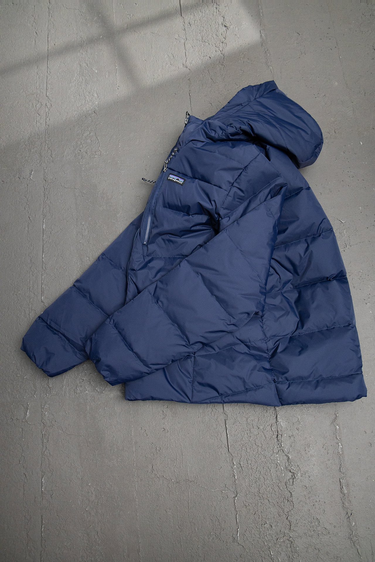 Patagonia Fitz Roy Outdoor Jacket with Water Resistance and Velvet Lining - 图片 4