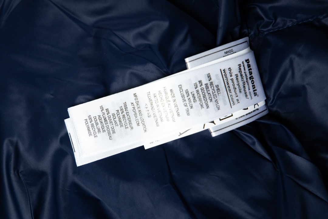 Patagonia Fitz Roy Outdoor Jacket with Water Resistance and Velvet Lining - 图片 9