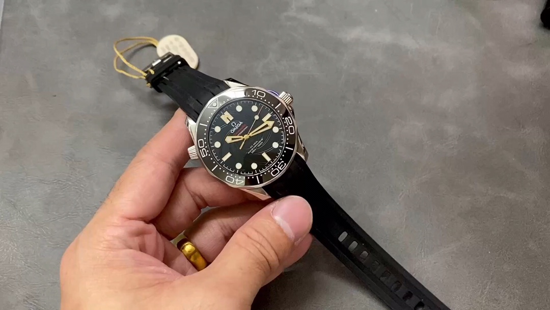 High Quality Designer Replica
 OMEGA Watch Black Mechanical Movement