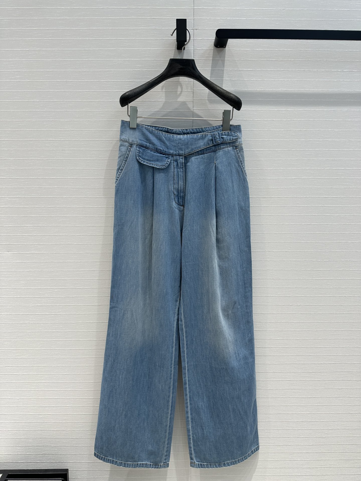 High-End Quality Single-Size Female Suit with Fresh Water-Washed Jeans