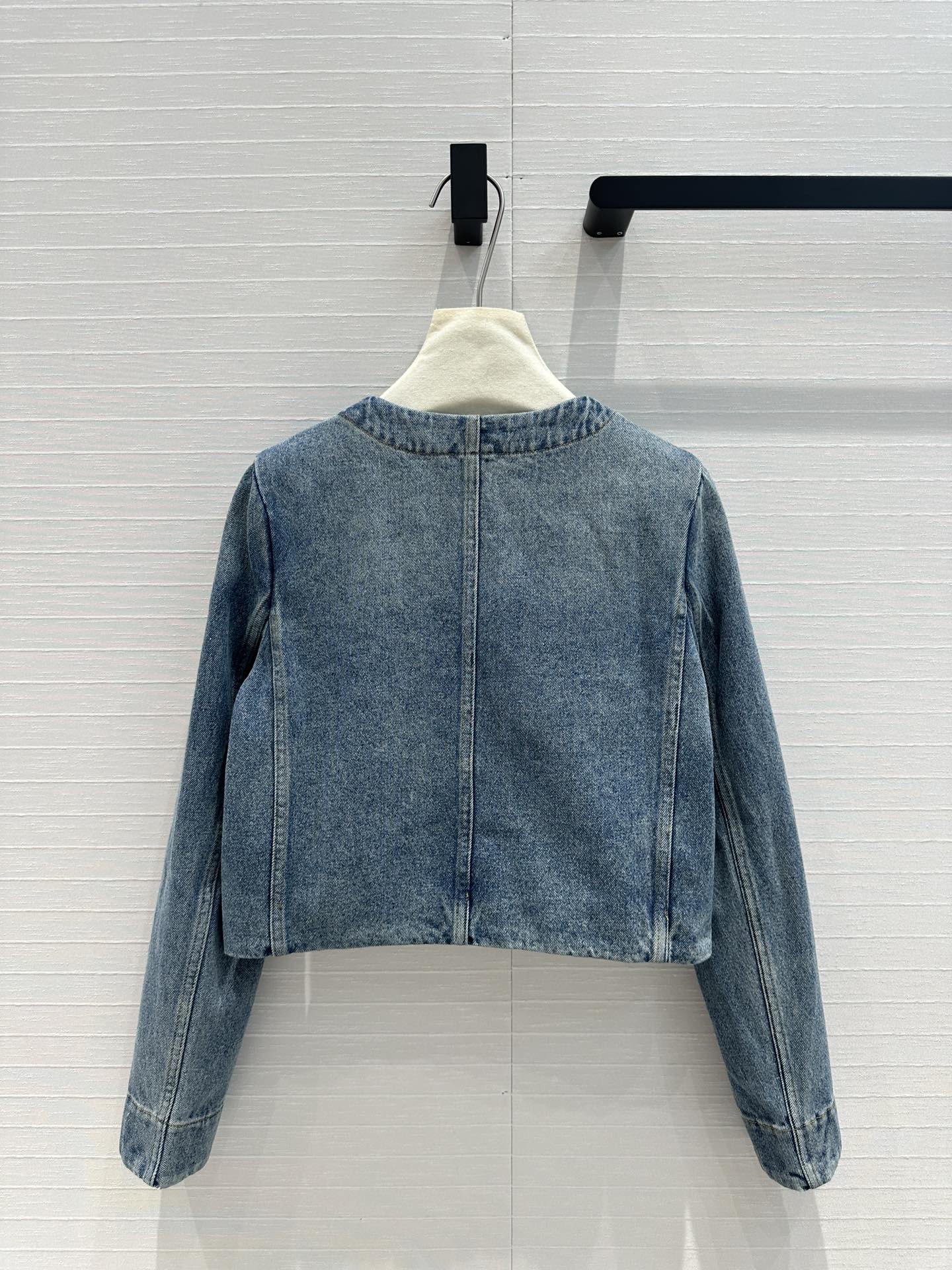 Stylish One-Size-Fits-All Cowboy Pack-Up with Custom Hardware Accessories. - 图片 9