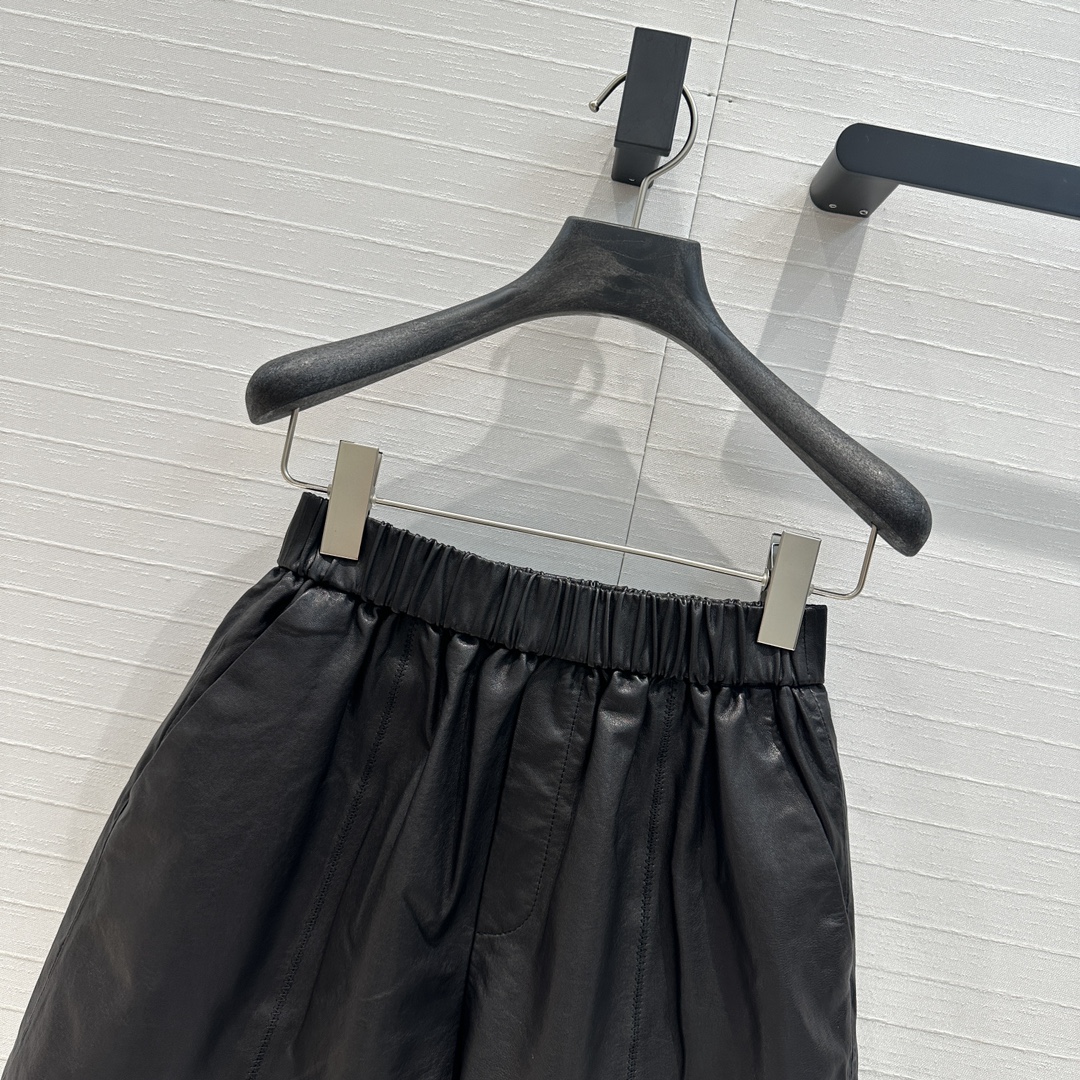 Herm’s Premium Sheep-Skin Shorts: High-Quality Elegance for All Sizes - 图片 2