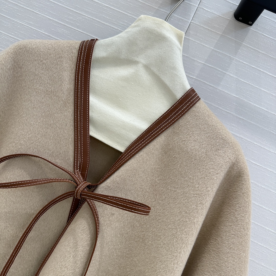 独家首发❤️高端品质！Loro Piana高奢老钱风！重工真皮包边工艺羊绒披肩大围巾斗篷！进口100%绵