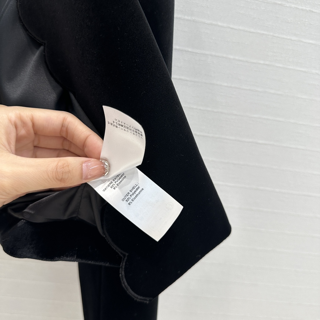 Chic Fall-Winter New Items: Velvet Suit with Embroidered Jacket and Skirt - 图片 7